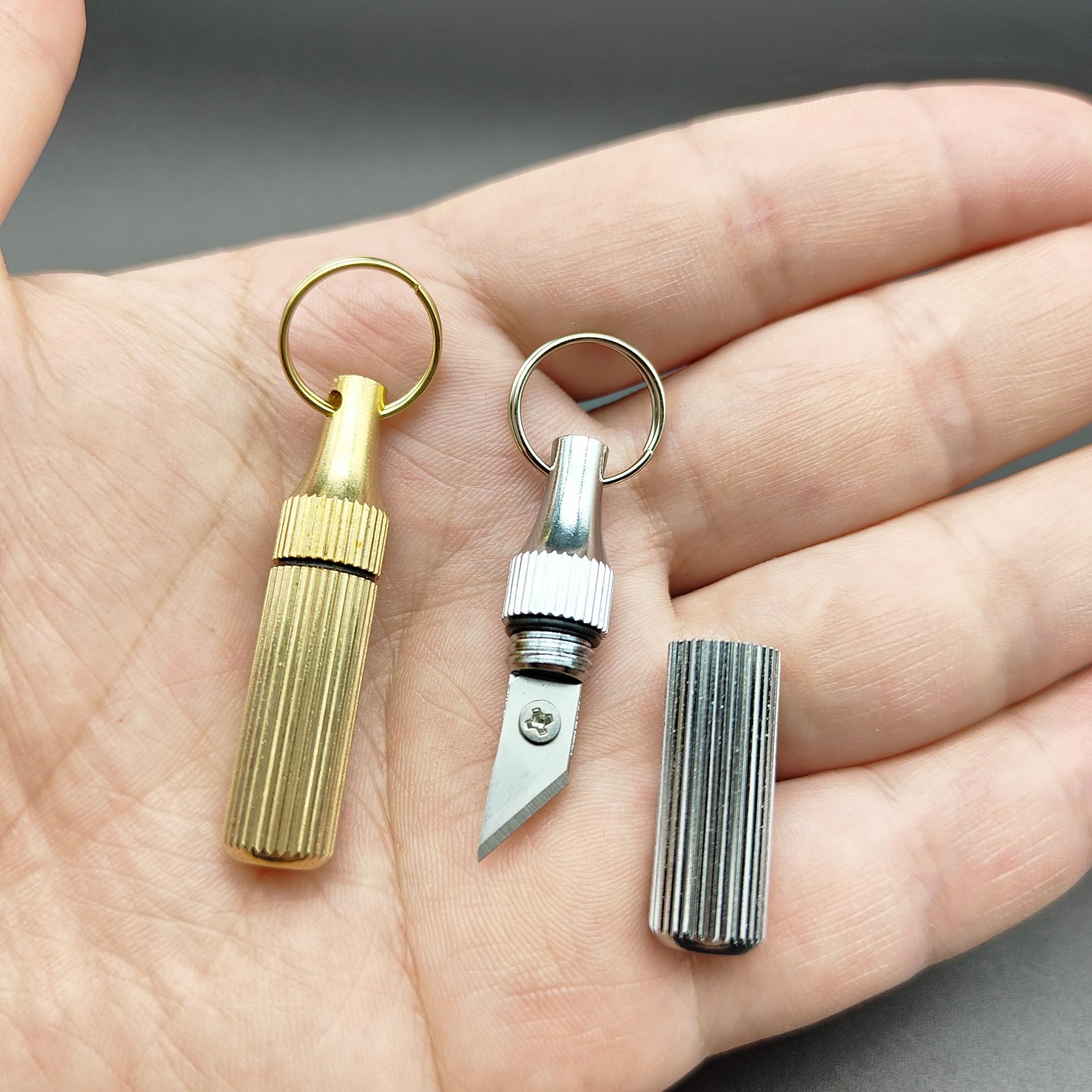 Mini Brass Capsule Knife Sharp Keychain Pendant, Portable Pocket Knife, Small Keyring Hanging Accessory, Multitool Keychain Opener, Ideal for Unboxing Packages, Keychain Attachment