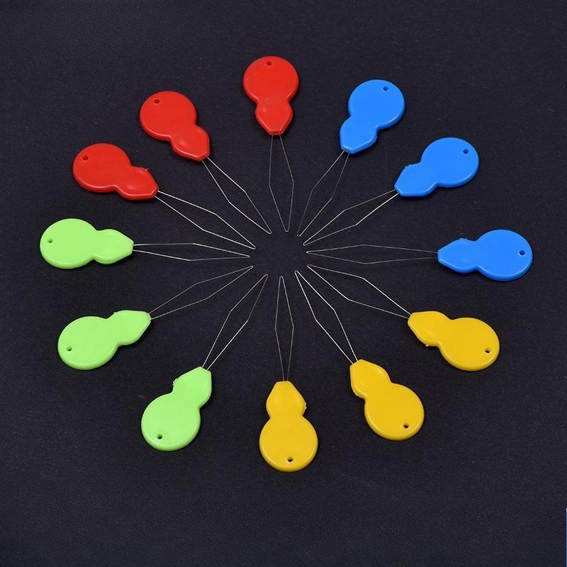 30-Pack in Mixed Colors，Thread a Needle Easily Even with Poor Eyesight! Colorful Gourd-Shaped Needle Threader, Plastic Tail Threader, Sewing Tool Must-Have