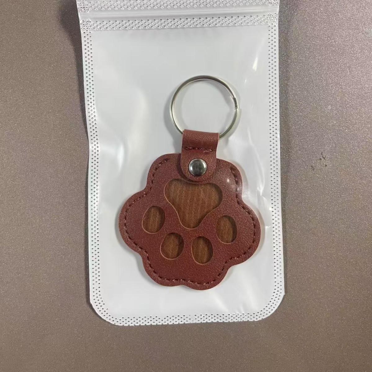 Pet Hair Storage Keychain, Paw Shaped Fur Keepsake, Dog Cat Hair Collector, Commemorative Gift for Pet Enthusiasts, Unique Souvenir