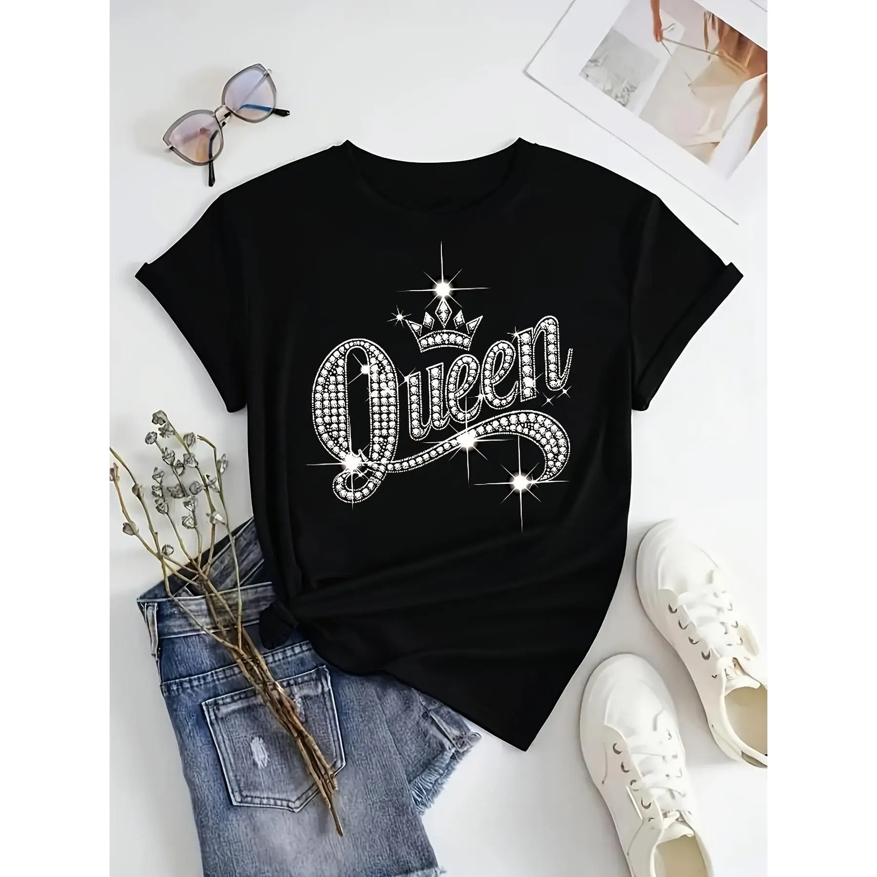 [Queen Print T-Shirt] Women's Queen & Crown Print T-Shirt - Short Sleeve Round Neck Casual Blouse with Queen Portrait & Crown, Spring Summer Casual Attire, Machine Washable Non- Fabric for Themed Parties & Events - Comfortable Casual Top
