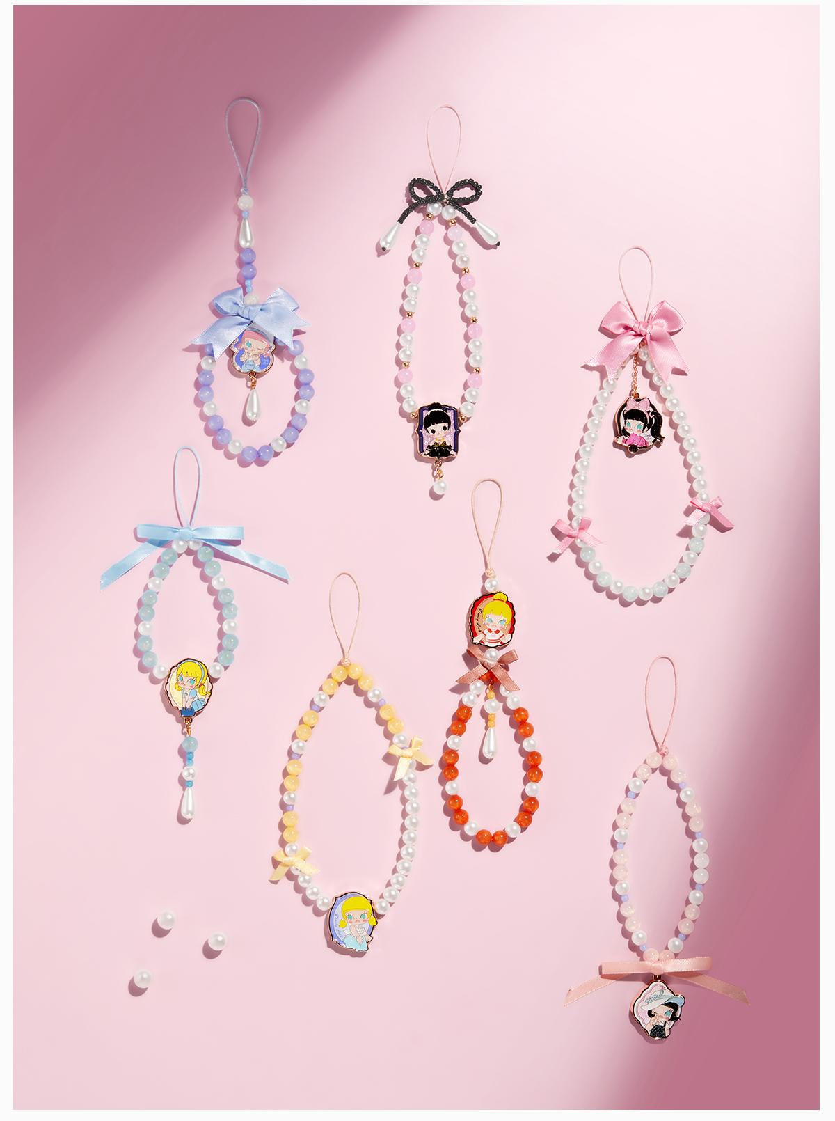 POP MART MOLLY Daily Look Series-Phone Charm Blind Box, Mystery Box POP MART MOLLY Daily Look Series-Phone Charm Blind Box, Mystery Box