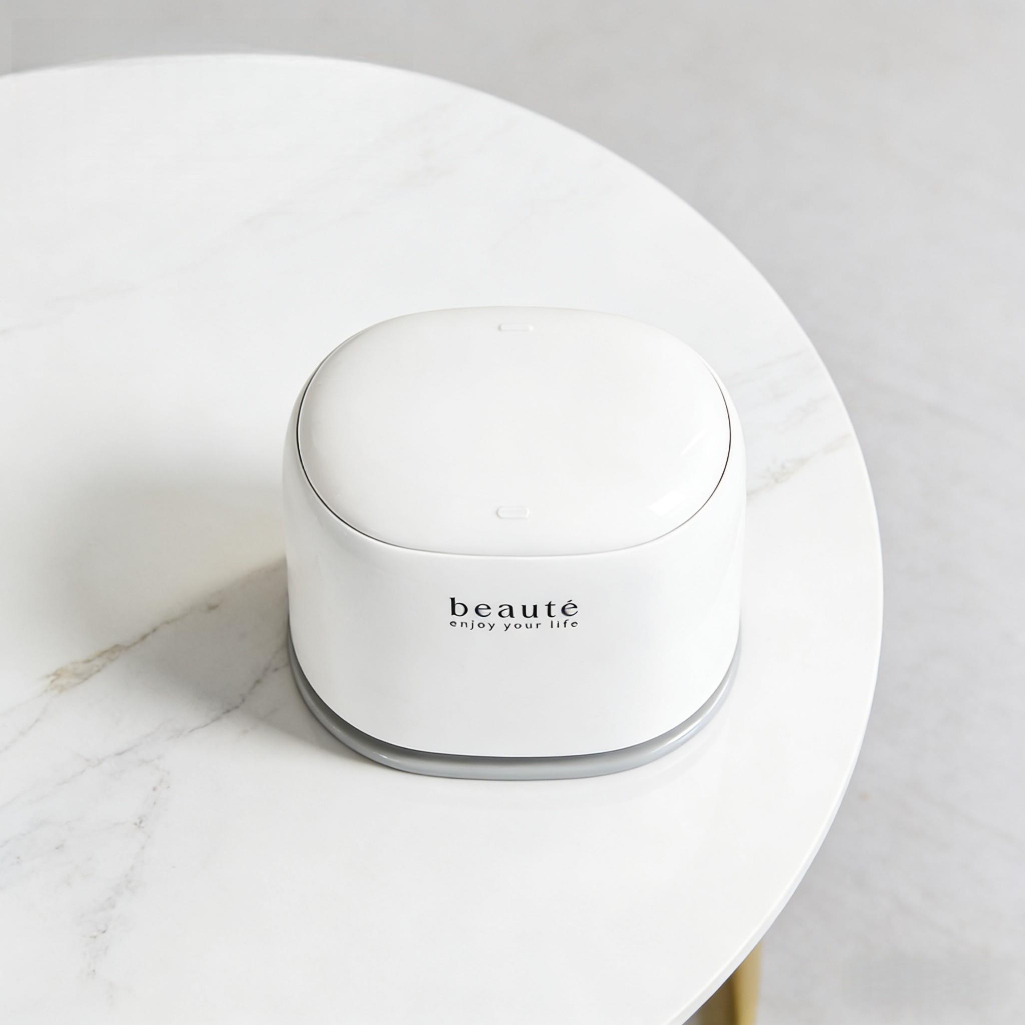 Stylish Press Type Desktop Garbage Bin, Luxury Design for Desk & Living Room, Compact Waste Container, Durable & Convenient for Daily Use