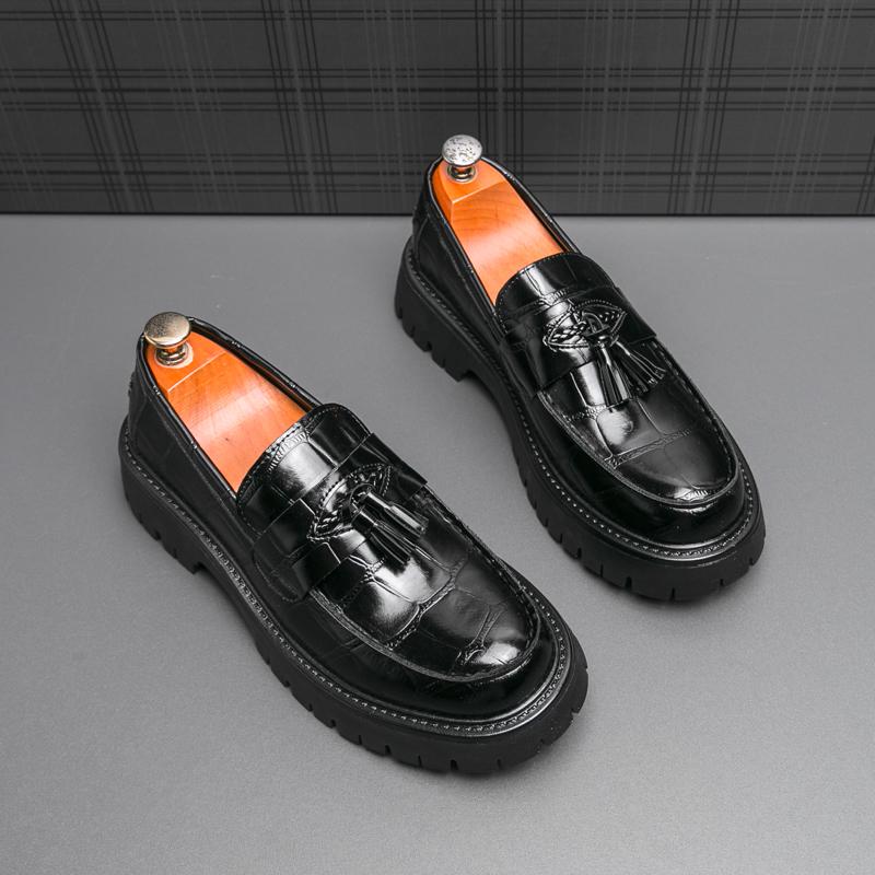 Ubetif Men's 2025 Fashionable Casual Tassel Decor Leather Slip-on Shoes,  Exquisite appearance Loafers, Simple Design Elegant Plain Round Toe Loafers, Business Style Temperament Flats for Daily Wear, MenShoes, Office Shoes, Valentine's Day, Gift for Him