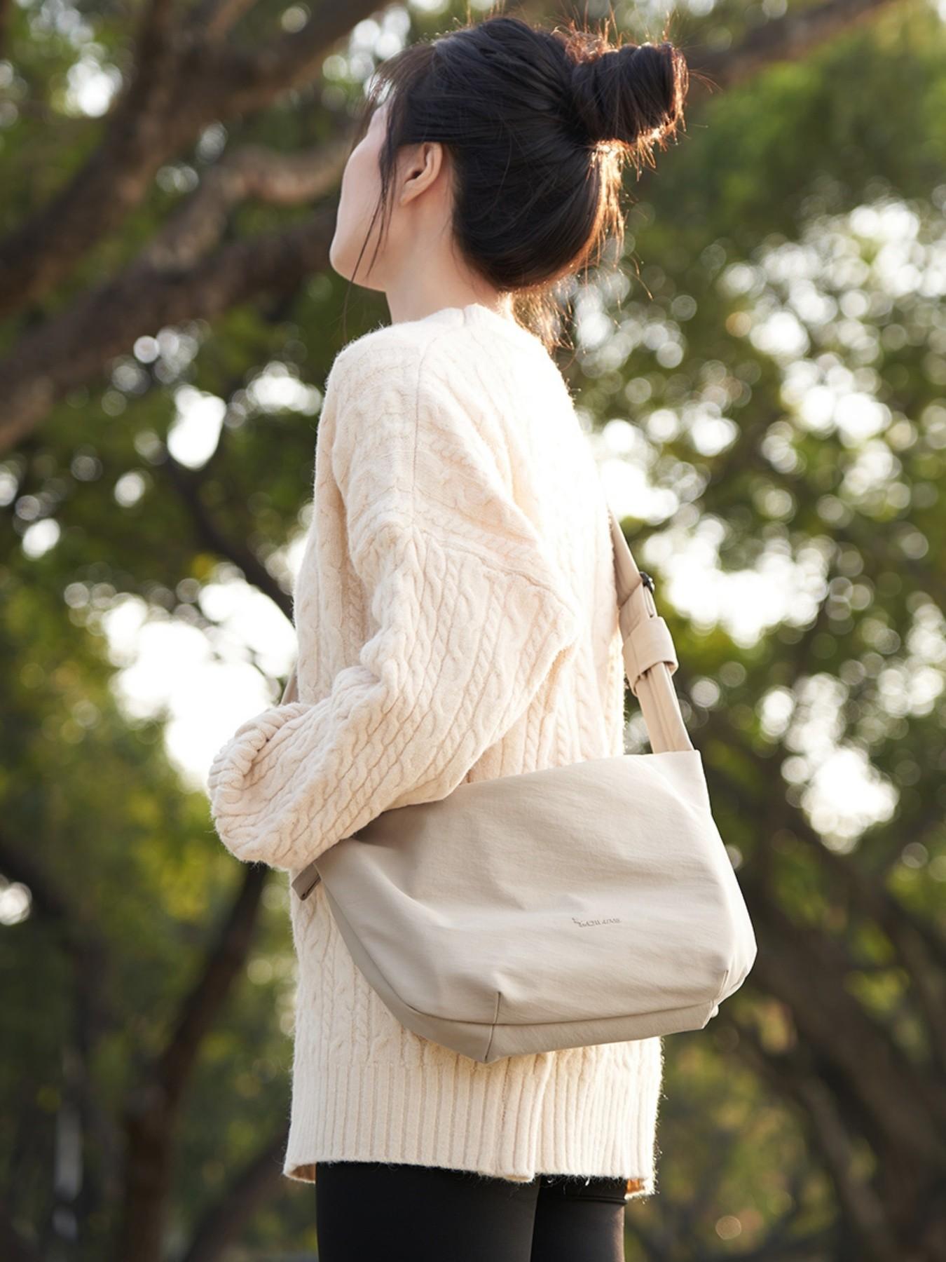 OIWAS Crossbody Bag, Casual Sports Backpack, Fashion Shoulder Bag, Large Capacity Chest Bag, Waist Bag, Cycling Bag for Men and Women