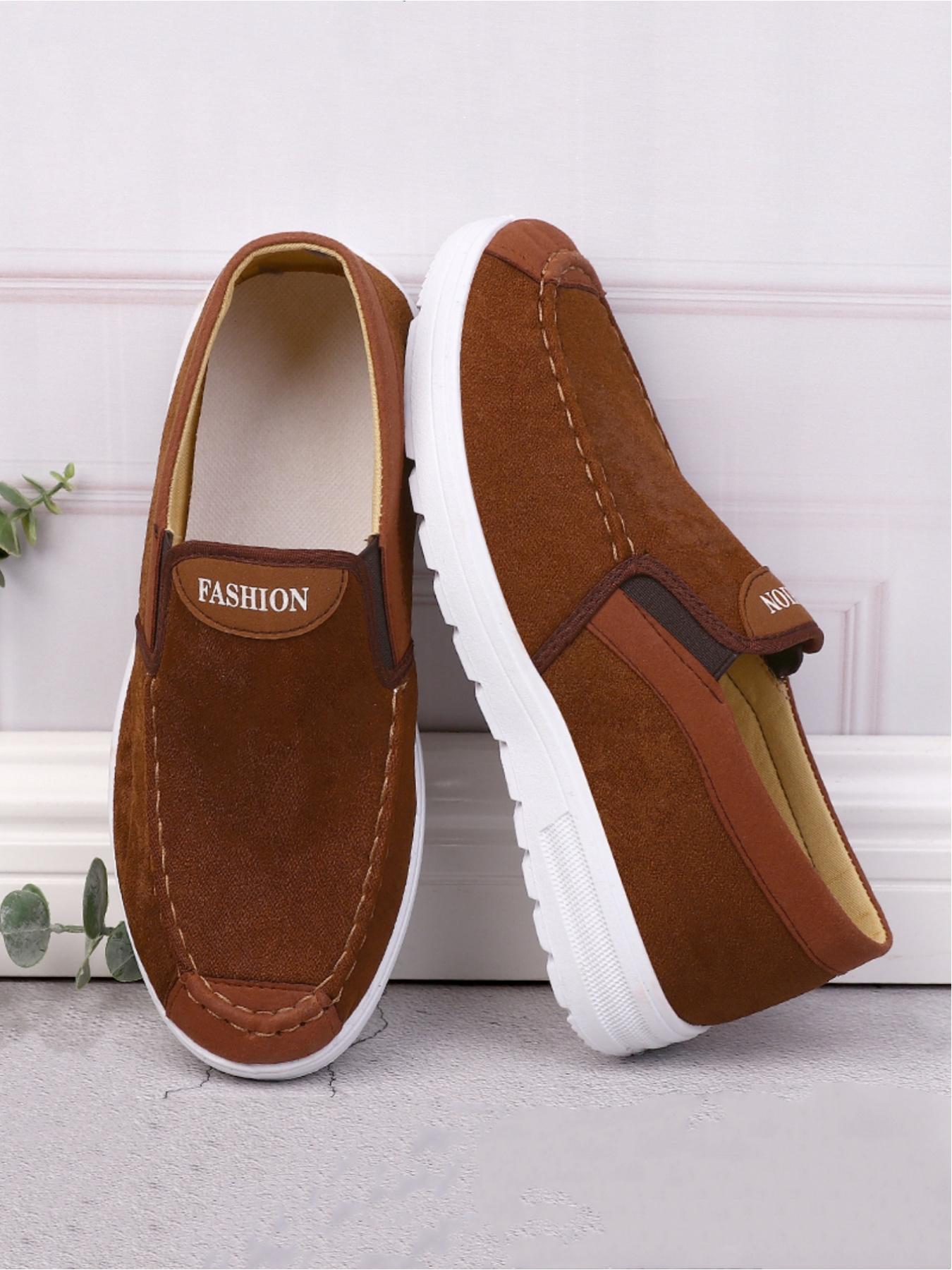 Men's casual shoes, breathable upper for a comfortable and airy feel, with a contrasting color design for a stylish look. The slip-on style ensures easy wear and removal, featuring a comfortable canvas material that is lightweight and durable