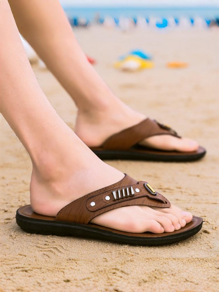 1 Pair Men's Retro Brown Flip-Flops | Casual Business Style | Soft Leather Upper + Massage Footbed + Durable Rubber Sole | Ideal for Outdoor Activities / Home / Short Trips, Easy to Clean & Maintain