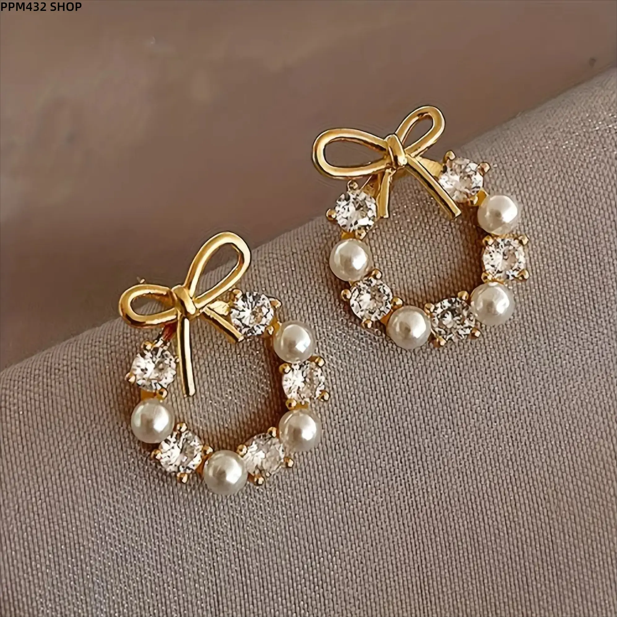 2 Pairs Bow Pearl Earrings Set, Cute Christmas Earrings with Elegant Alloy Design, Lightweight Fashion Jewelry Accessories for Women, Festive Party Outfit Styling, Daily Wear Gift Ideas
