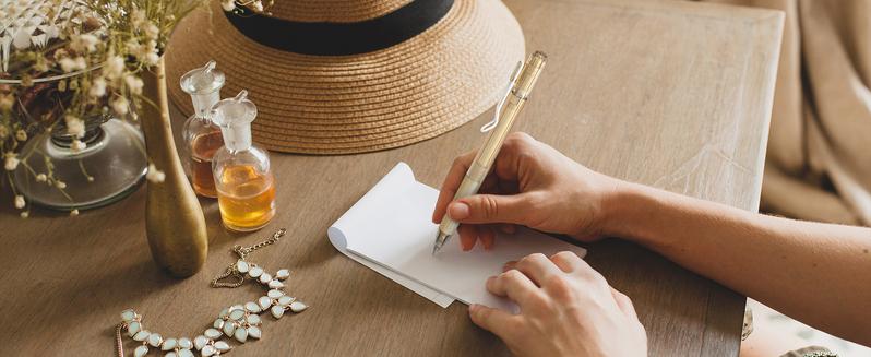 Four Candies Gel Ink Pen Set,14PCS Pen Set with Case, Cute Note Taking 0.5mm Fine Point Retractable 12PCS Black Ink Pens with 2 Highlighter for School, Note Taking,Writing, Office Supplies, girly office supplie,journaling supplies  Pastel Markers Portable