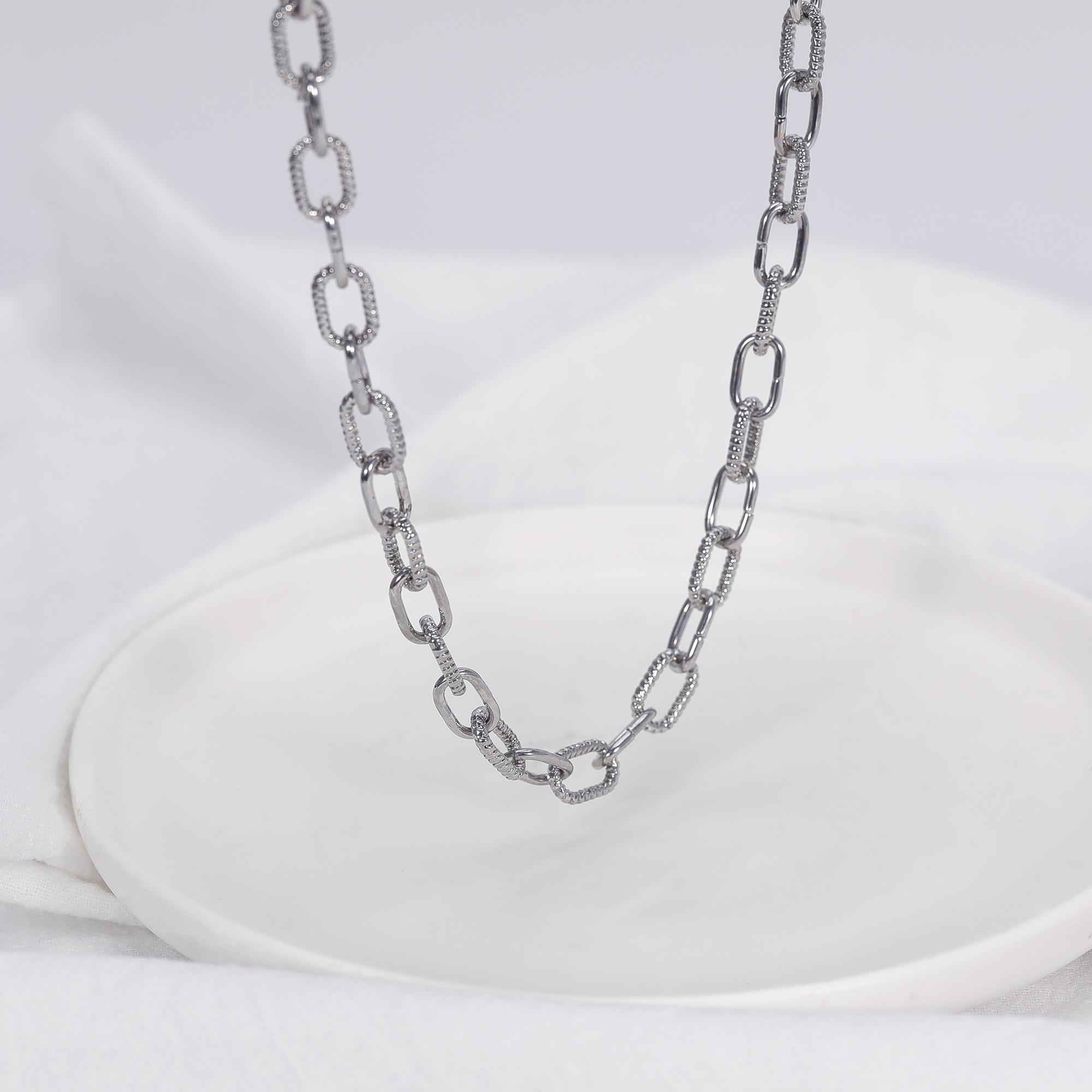 Mytys Minimalist Link Chain Necklace for Women Adjustable Toggle Clasp Modern Chic Jewelry Gift for Daily Wear or Layering Jewellery