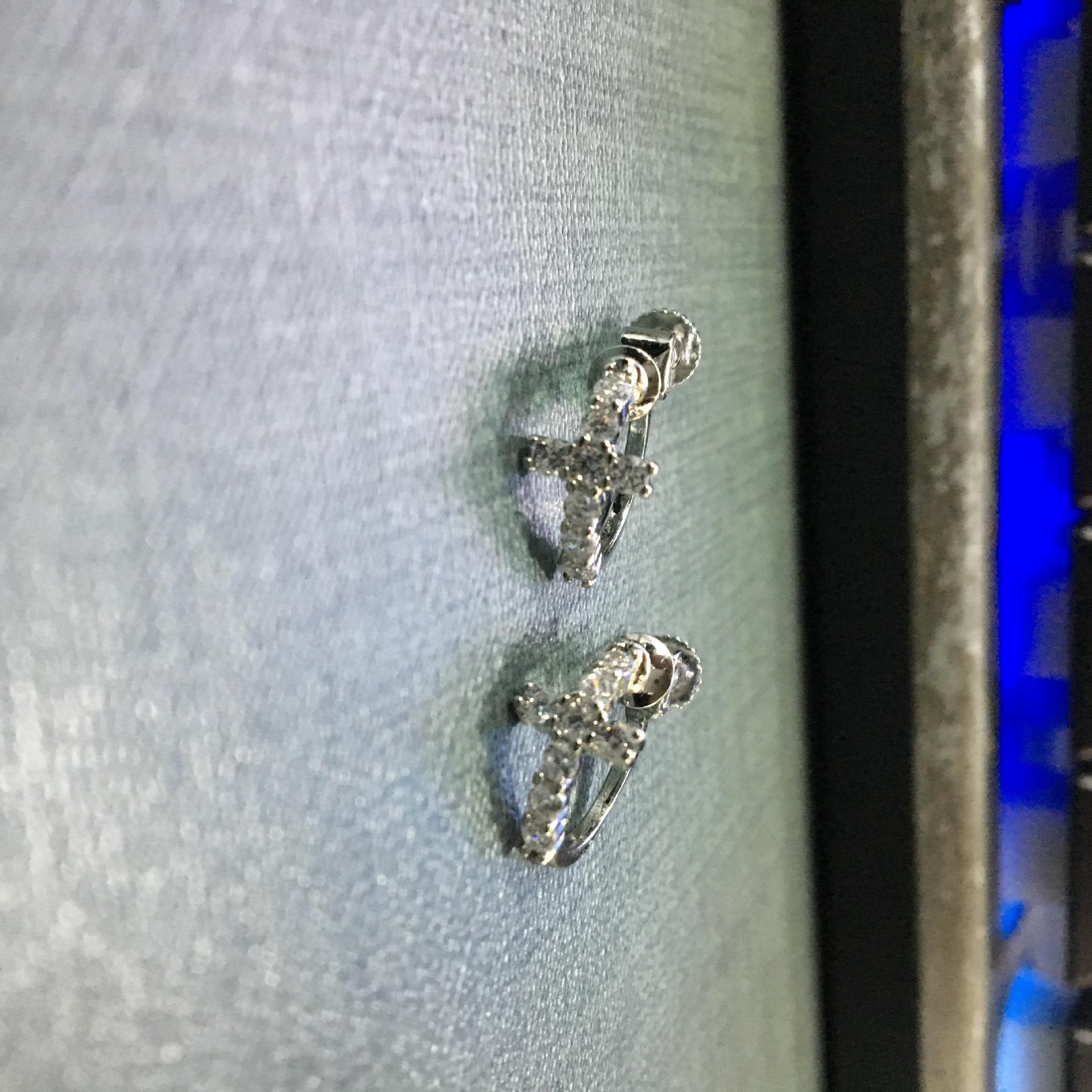 Classic hip-hop minimalist men's earrings, unique black spiral clasp cross earrings, zirconia earrings