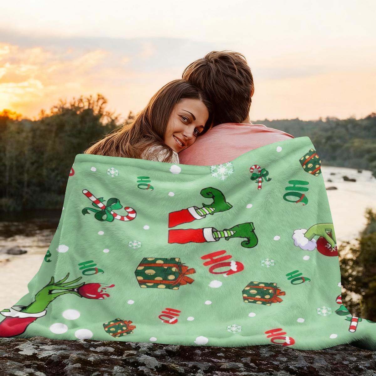 Comfortable Christmas Anime Grinch Gift Blanket, Flannel Blanket for Holiday Gifts, Soft Skin-Friendly Multi-Size Blanket, Perfect Home Decor