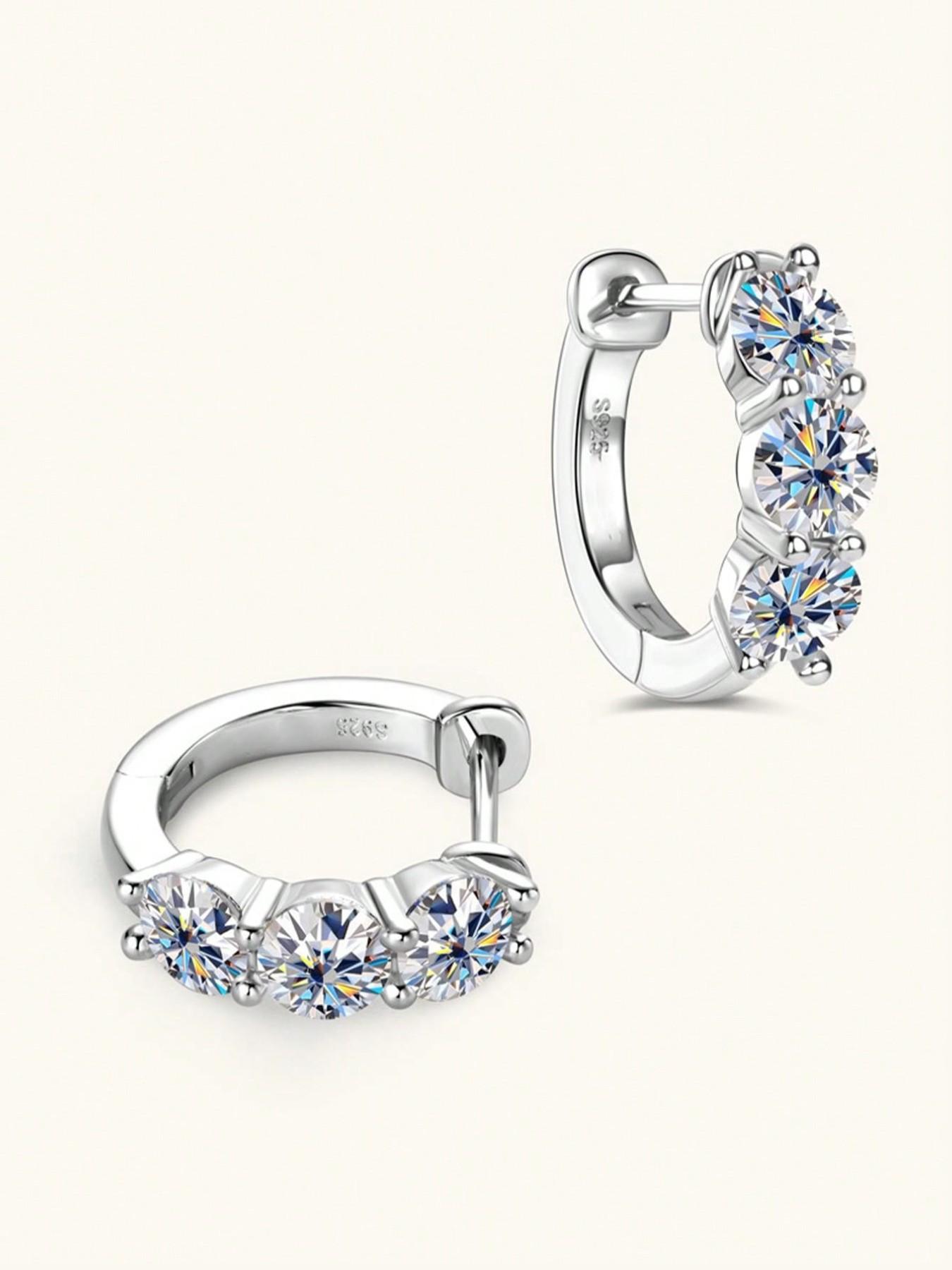 0.3-carat moissanite sapphire earrings for ladies and gentlemen, made of S925 silver. Suitable for daily wear or for parties, banquets, Valentine's Day, Christmas, birthday or as a gift for wedding anniversary.