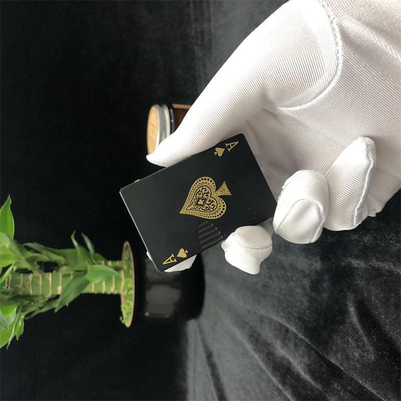 Refillable Butane Lighter Features The Cool Design Of The Ace Of Spades, With A Windproof Flicker. Suitable For Outdoor, Indoor, Barbecue, And Candle-Related Occasions, It's Suitable For Both Men And Women