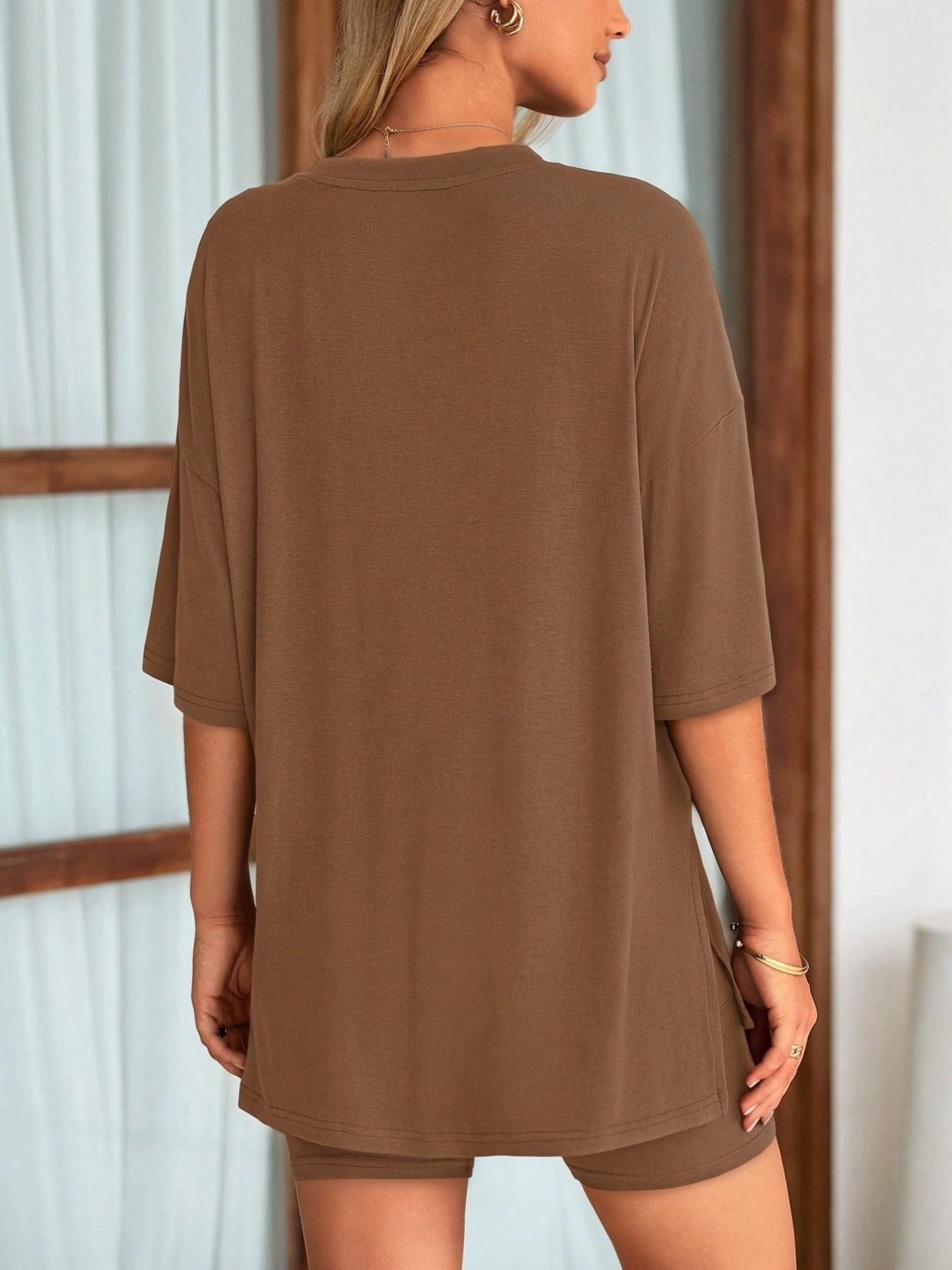 Women's Solid Color 2-Piece Set, Round Neck Loose T-Shirt and Pocket Tight Shorts, Comfort Summer Loungewear Pajamas, Suitable for Outdoor Wear
