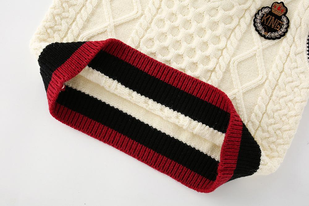 Spring and Autumn Infant V-Knitted Vest, Simple Woolen Waistcoat Boys and Girls, Versatile Outerwear, Soft and Skin-friendly, Stylish Daily Outings, Children's Layered Sweater Vest