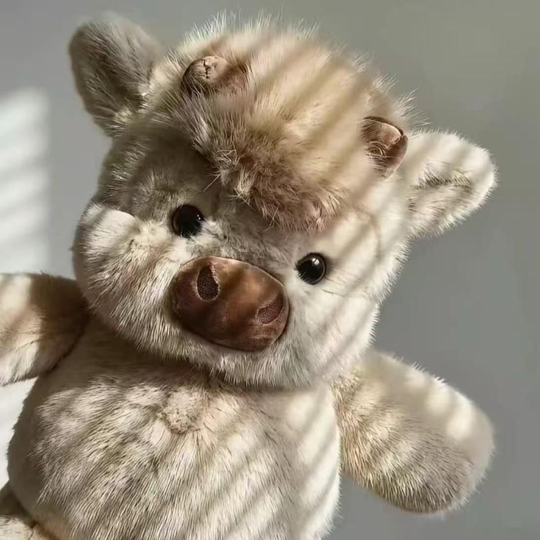 New Run Series Scottish Highland Calf Plush Toy Doll, Small Pig Hoho Stuffed Animal, Soft and Cozy Companion for Kids and Adults