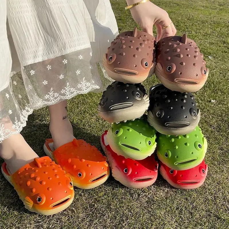 2026 New hot item  Cartoon Funny Family Beach Shoes Innovative Couple Peep Toe Woman Slippers Fashion Non-slip Soft Cloud Slippers Garden Shoe
