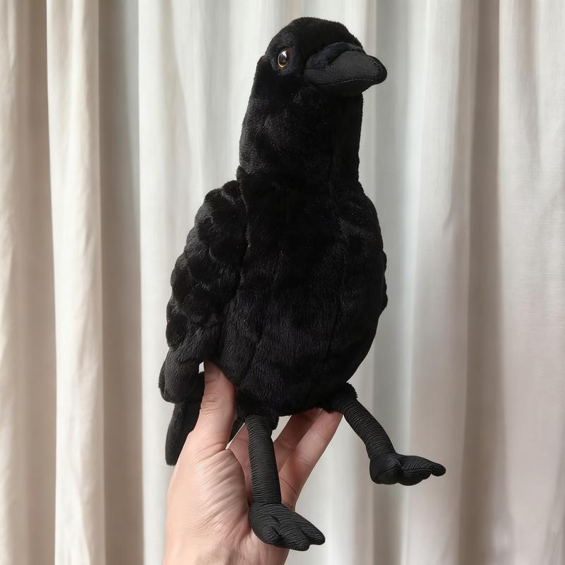 Realistic crow plush toy, soft and plush, exquisite details, creative gift, unique ornament. A charming decorative piece for the study, bedroom, or living room. A quirky animal doll, suitable for animal lovers, and a perfect gift for boys and children.