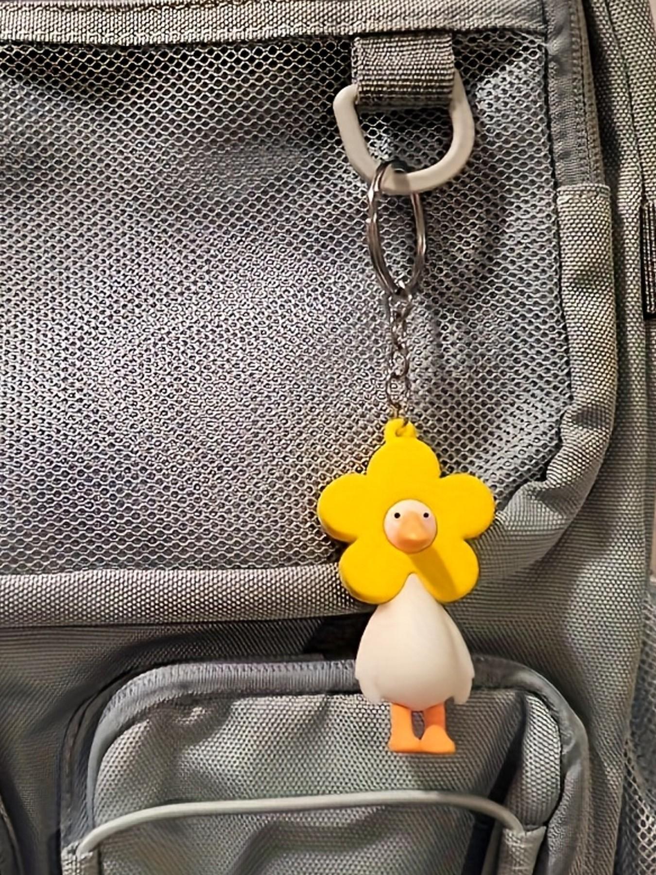 Cute Duck Keychains with Flower, Fun Animal Backpack Charms for Girls, Kawaii Duckling Pendant, Ideal Party Favors & Gifts