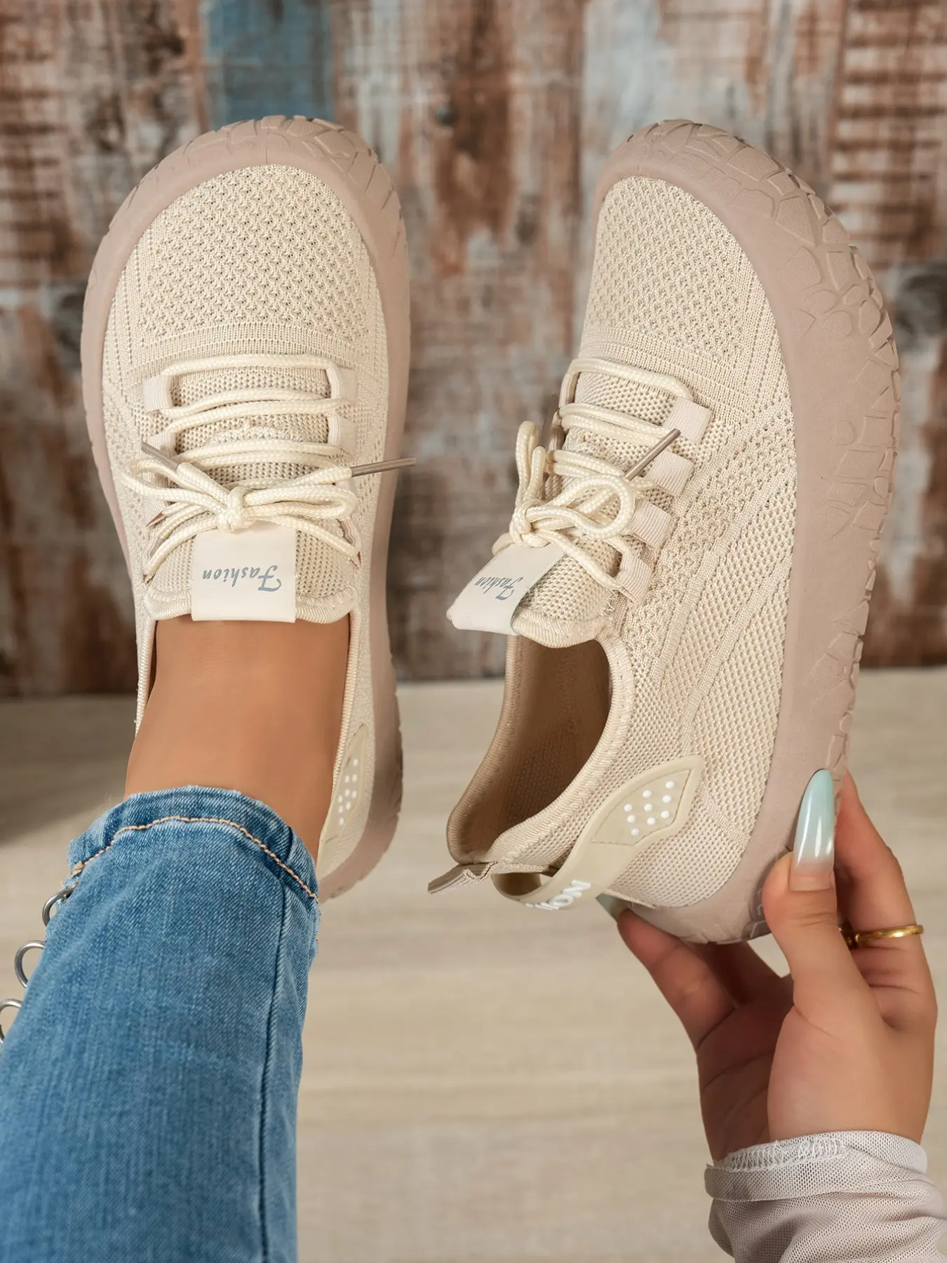 Light khaki