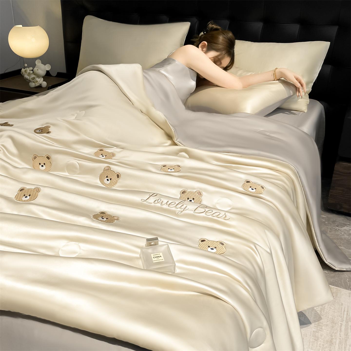 YHFYHF Panda Embroidered Summer Quilt, Soft Breathable Lightweight Cooling Blanket, Multiple Sizes and Colors, Ideal for Bedroom and Dormitory