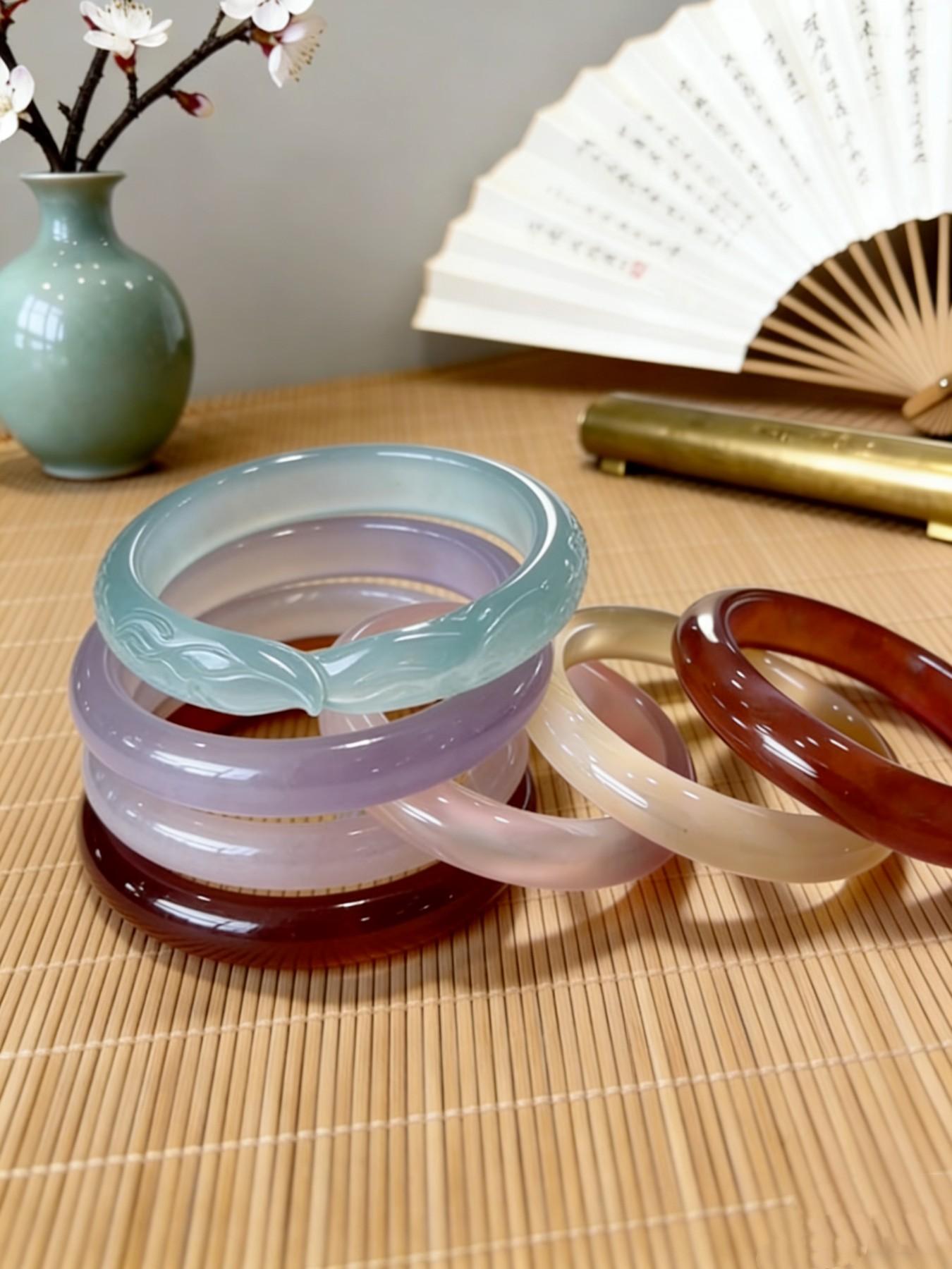 Chinese Style Jade Bangle Set with Gift Box,Cat Eye Stone Bracelet, Best Gift for Her, Lucky Charm Jewelry, Fashion Accessory Perfect for Blessing and Memorial Keepsakes, Size 58-60mm, Elegant Jewelry Collection