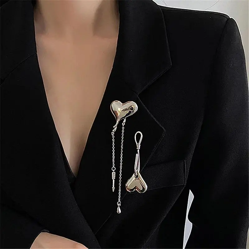 Fashion Metal Heart Tassels Chain Brooch for Women Punk Brooch Suit Jewelry Accessories Badge Best Friend Gift Brooch