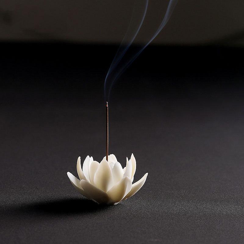 Handmade Lotus Incense Holder, Ceramic Material, Elegant Design, Ideal Home and Office Decor, Enhances Holiday Atmosphere