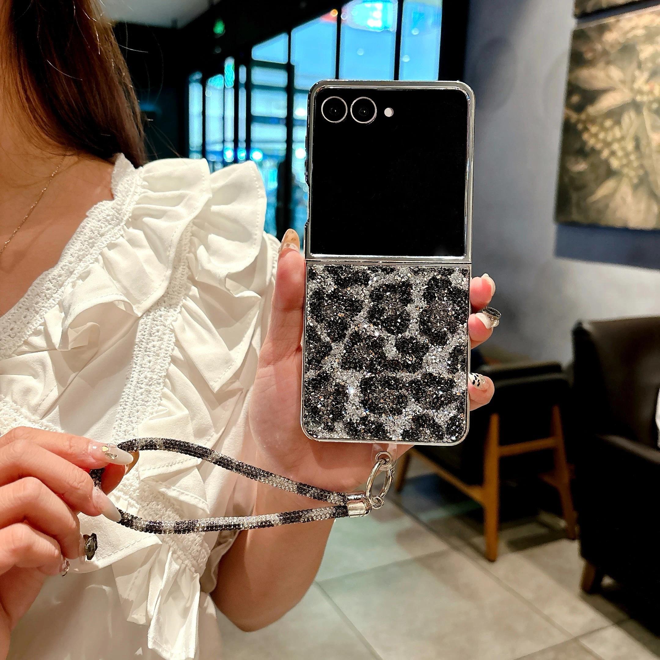 Luxury leopard pattern For Samsung Galaxy Z Flip 3 4 5 6 7 5G Unique  Diamond Glitter Phone Case Cover
