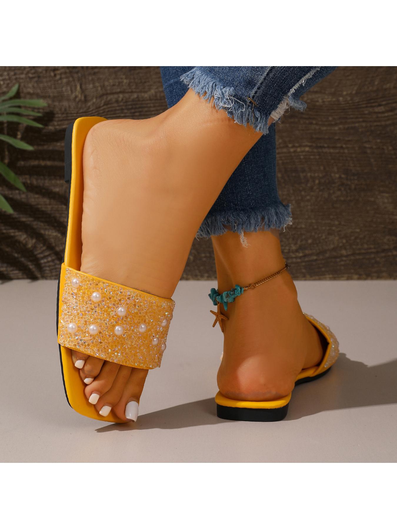 Women's slippers with pearl and rhinestone design, shiny flat slippers, comfortable and essential for home wear and dating.