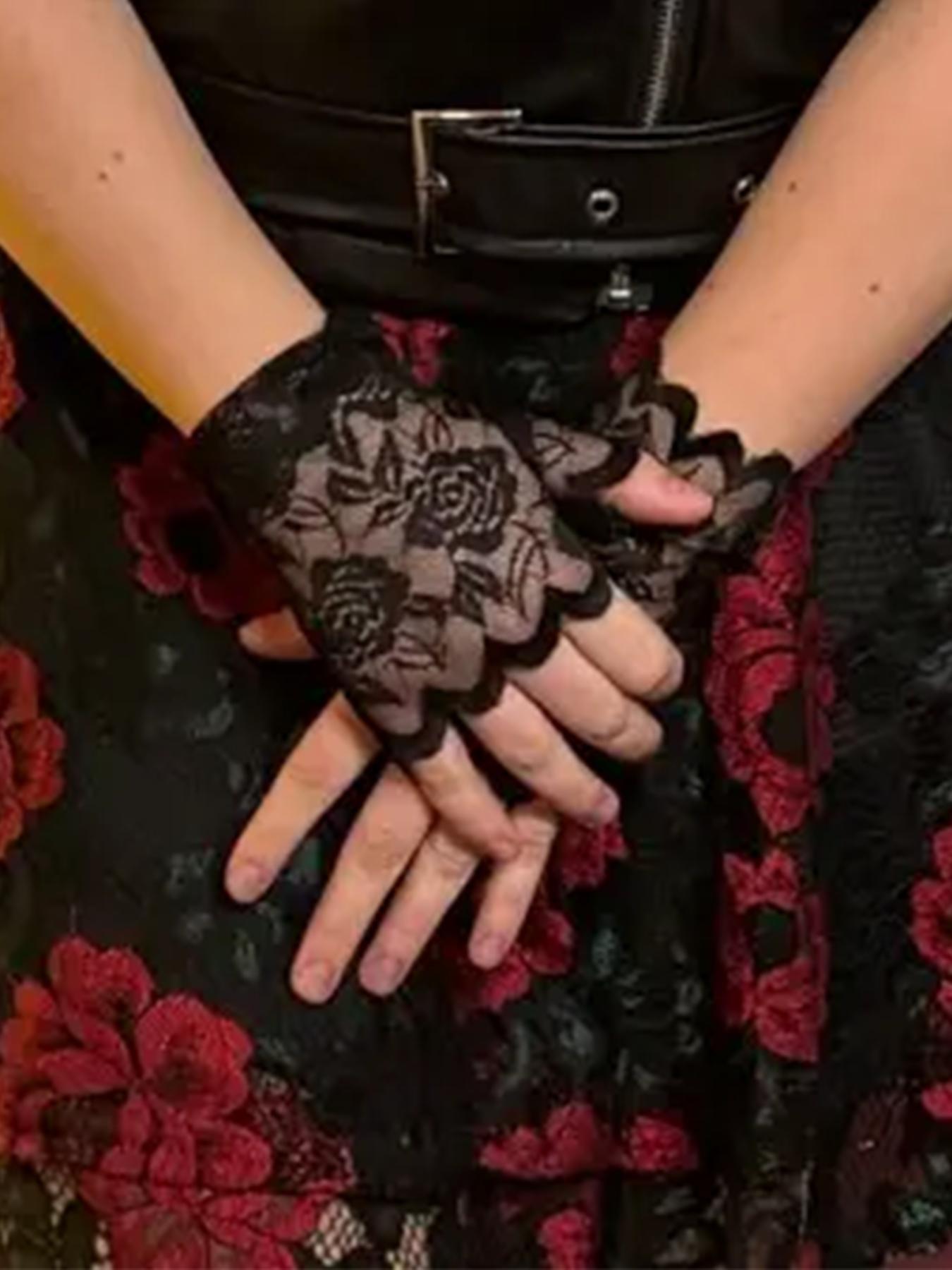 1pair Floral Pattern Lace Hollow out Design Gloves (1 Pair), Elegant Fashion Gloves for Wedding Party, Wedding Bridal Gloves