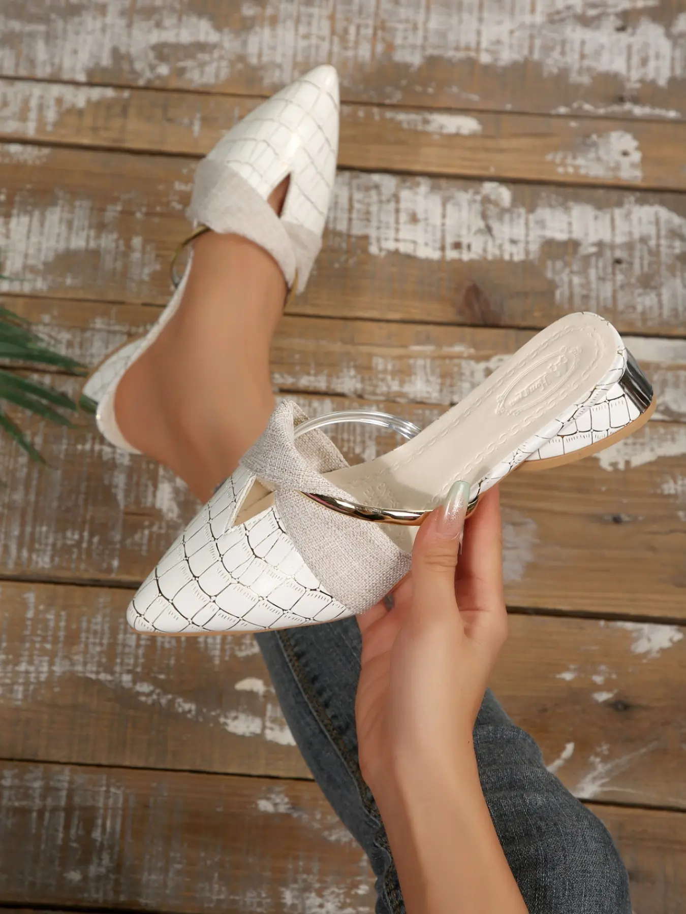 Elegant PU Leather Slip-On Shoes, Solid Pattern, Low Heel, Comfortable for Daily Wear, Perfect for Office & Casual Outings