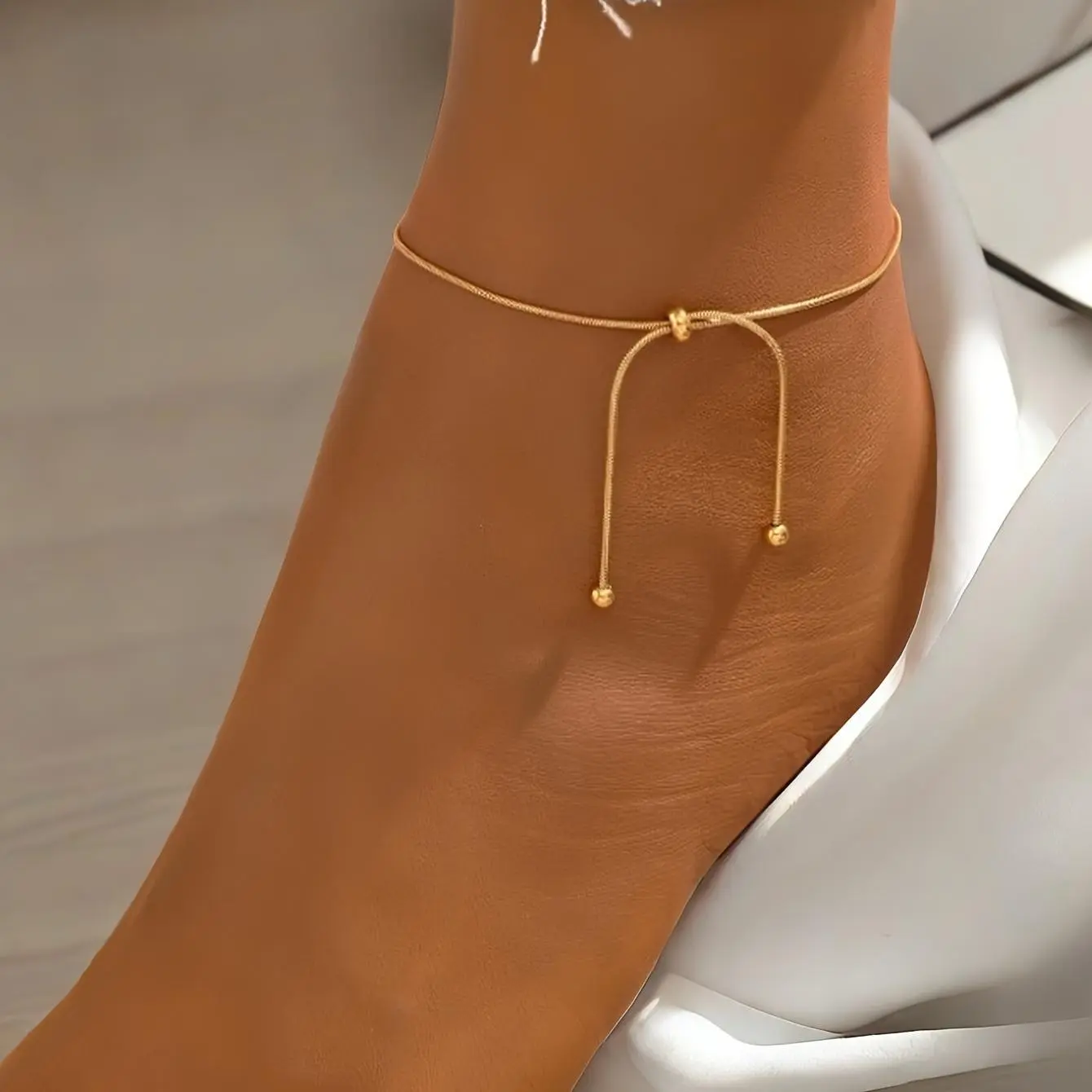 Women's 1pc Elegant Golden Drawstring Fabric Anklet - Zinc Alloy Minimalist Adjustable Size Ankle Jewelry with Delicate Beads, Suitable for Casual/Party Attire