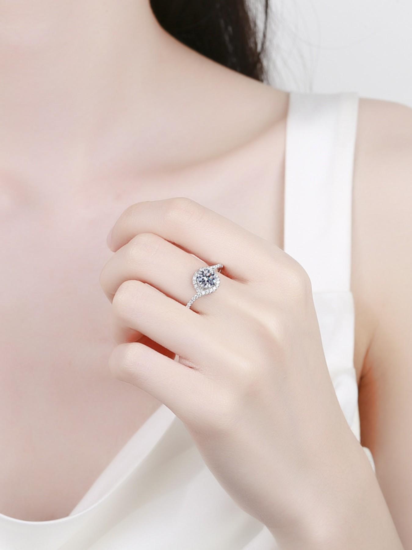 Moissanite 925 Silver Ring, Adjustable Open Design, Elegant Gift for Wife Girlfriend Daughter, Birthday Valentine's Wedding Anniversary, Elegant Engagement Ring