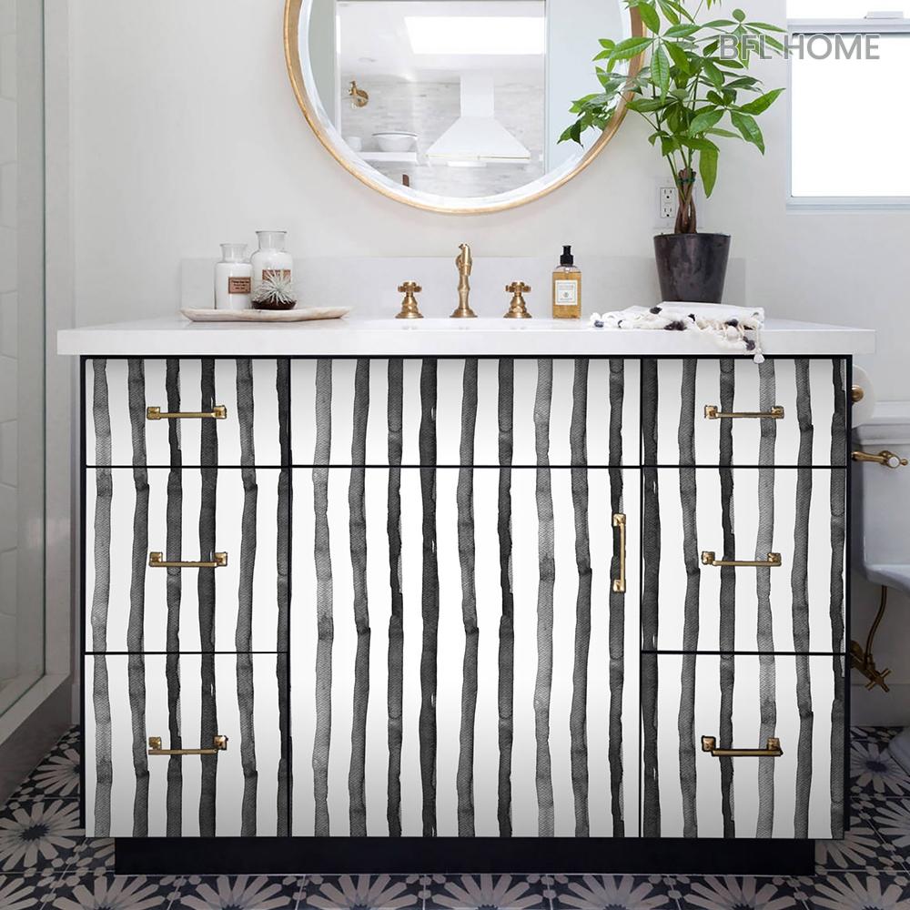 1 roll of black striped self-adhesive paper, featuring a minimalist and trendy style, available in multiple lengths, easy to peel and stick, easy to clean, suitable for decorating walls and furniture surfaces.