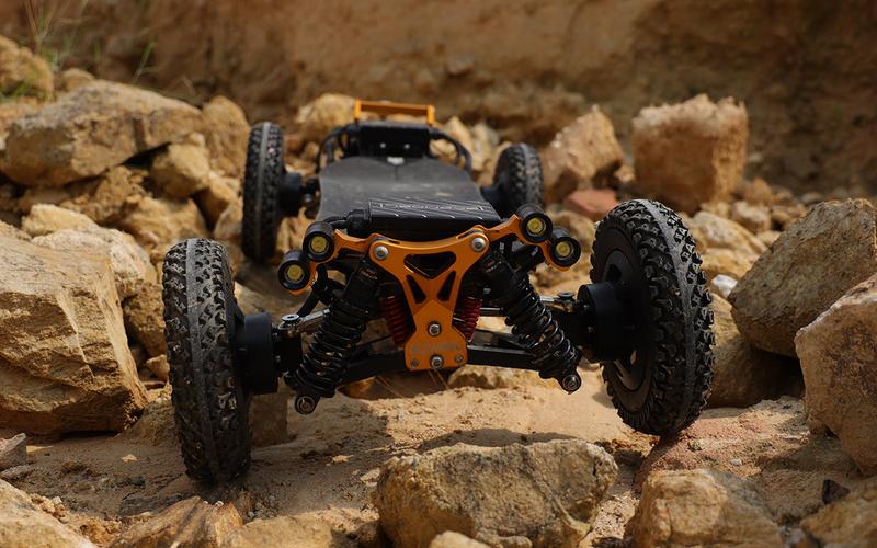 Ecomob M24 PRO 4WD 40T 12S5P Real Suspension Off-road Electric Skateboard with 3800W Motor & 9 Layer Maple Deck for Rugged Terrains