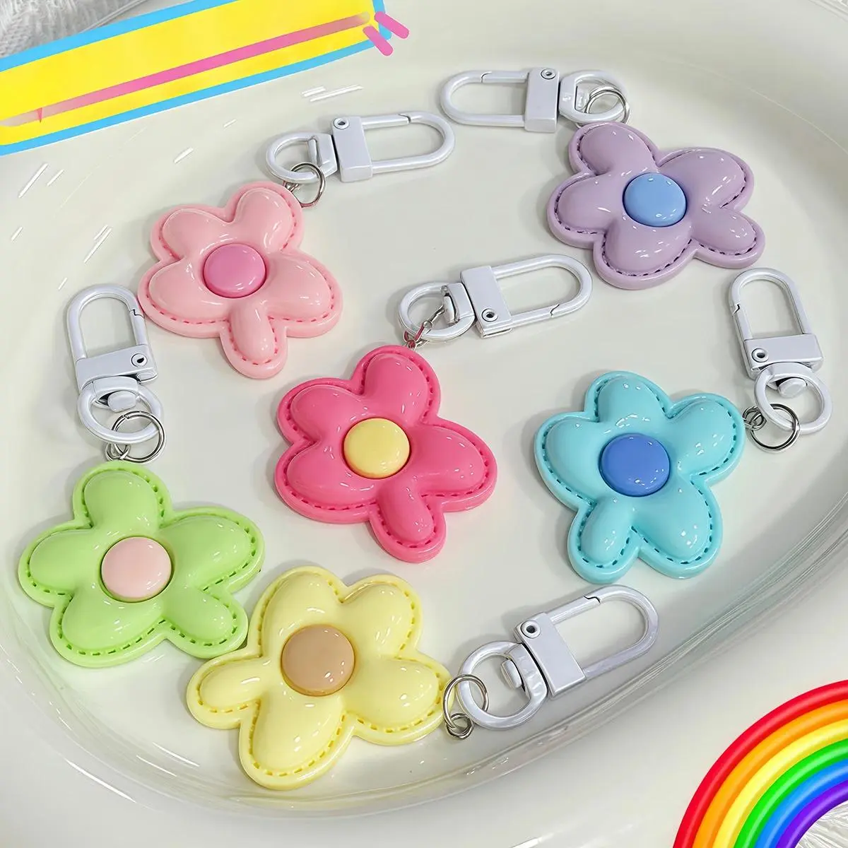 5PCS Lightweight 7cm Resin Floral Shape Kawaii Charm Key Chains, Fashion Bag Hanging Pendants, Car Keyring Accessories for Phone Straps & Charms (Mobile Phone Accessories)