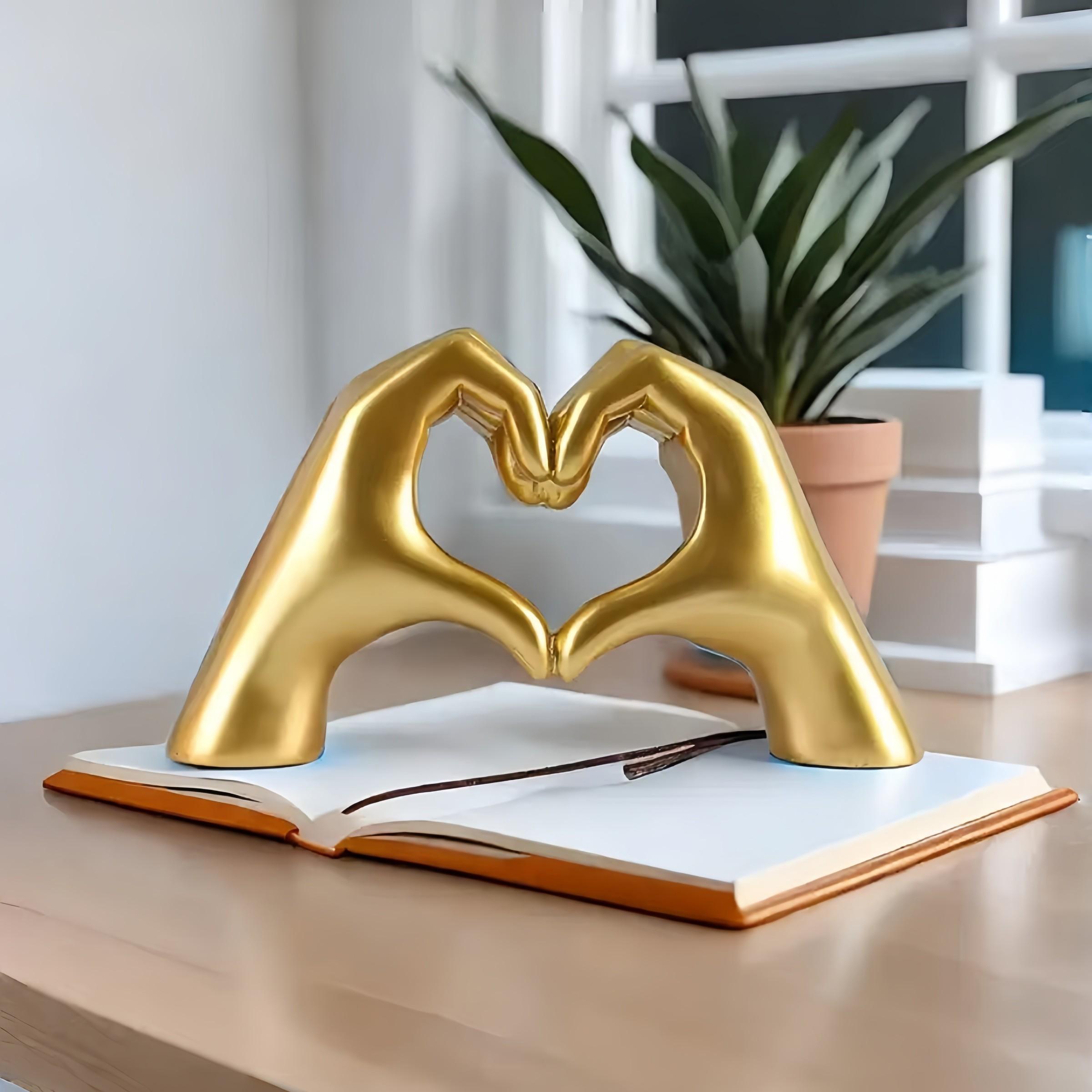 Handmade Resin Heart Statue, Modern Love Symbol, Unique Design, Elegant Home Decor, Wedding Decoration, Festival Party Room Decor