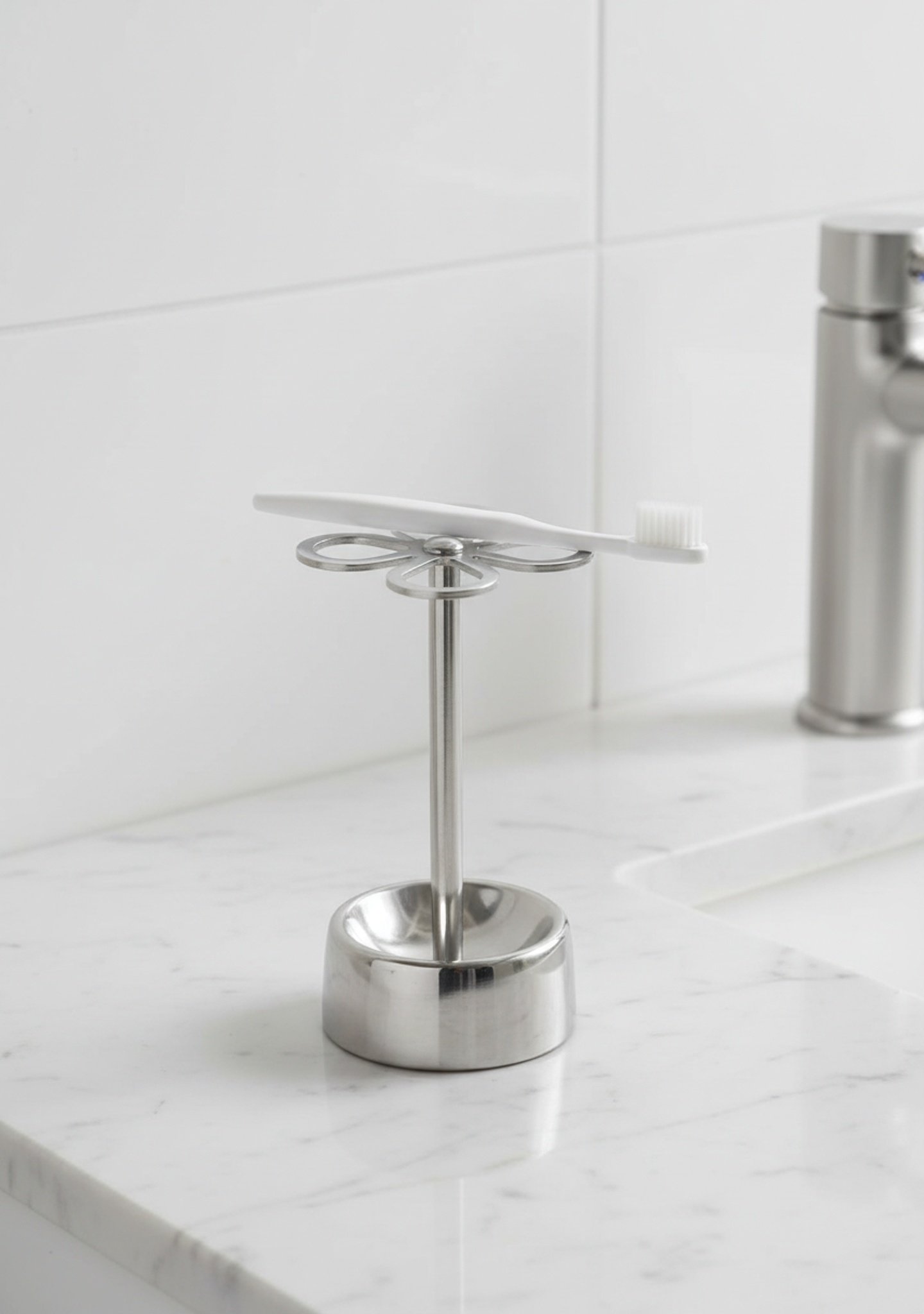 Minimalist Stainless Steel Toothbrush Holder, Four-Leaf Clover Design, Classic Countertop Organizer, Industrial Style Bathroom Accessory