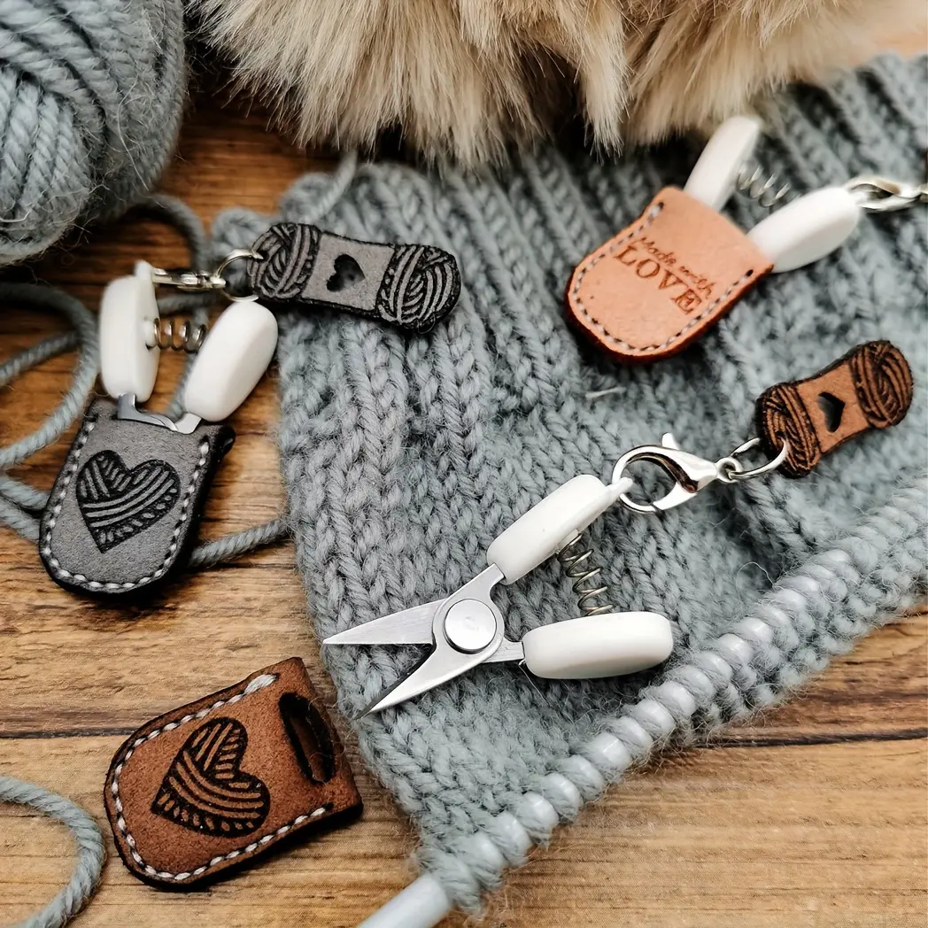 Compact Mini Scissors with Protective Cover - Curved & Straight Thread, Yarn Fabric Cutting Tool for Embroidery Projects, Protect Cover