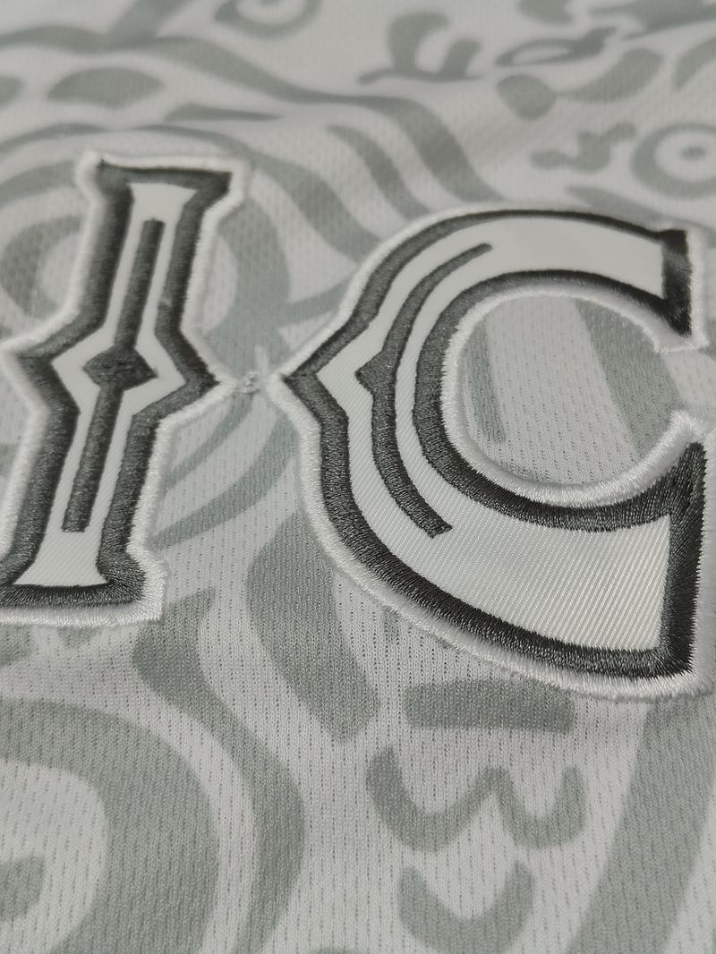 Men's baseball jersey with "MÉXICO" Embroidered with retro Mexican style, loose button cardigan suitable for sports and daily cultural wear, niche trend, Stylish jersey Men's baseball jersey with "MÉXICO" Embroidered with retro Mexican style, loose button cardigan suitable for sports and daily cultural wear, niche trend, Stylish jersey