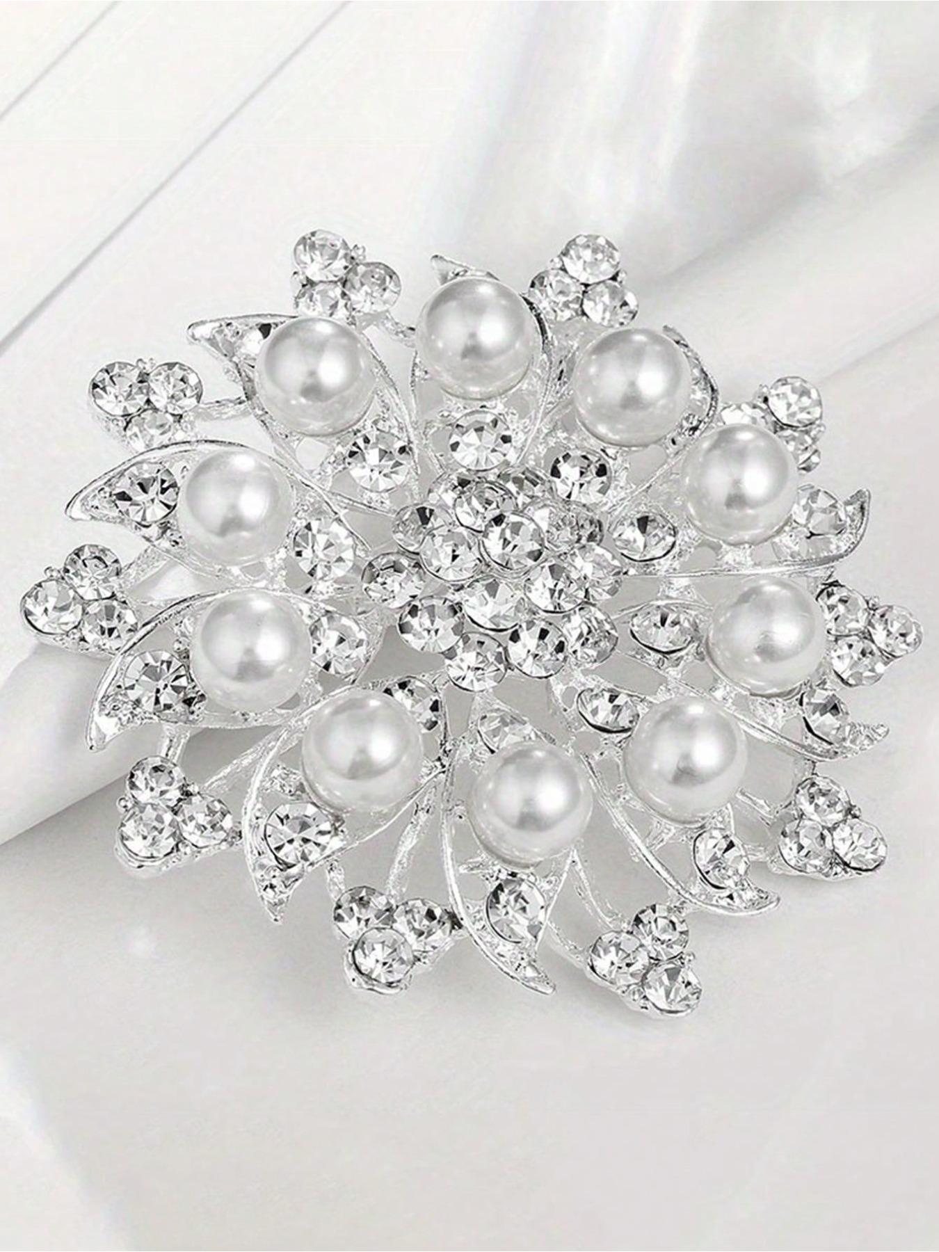 A rhinestone and pearl hollow clip-on brooch, metal flower brooch, jacket accessory, Flower Brooch Pin, luxury gift, women's jewelry