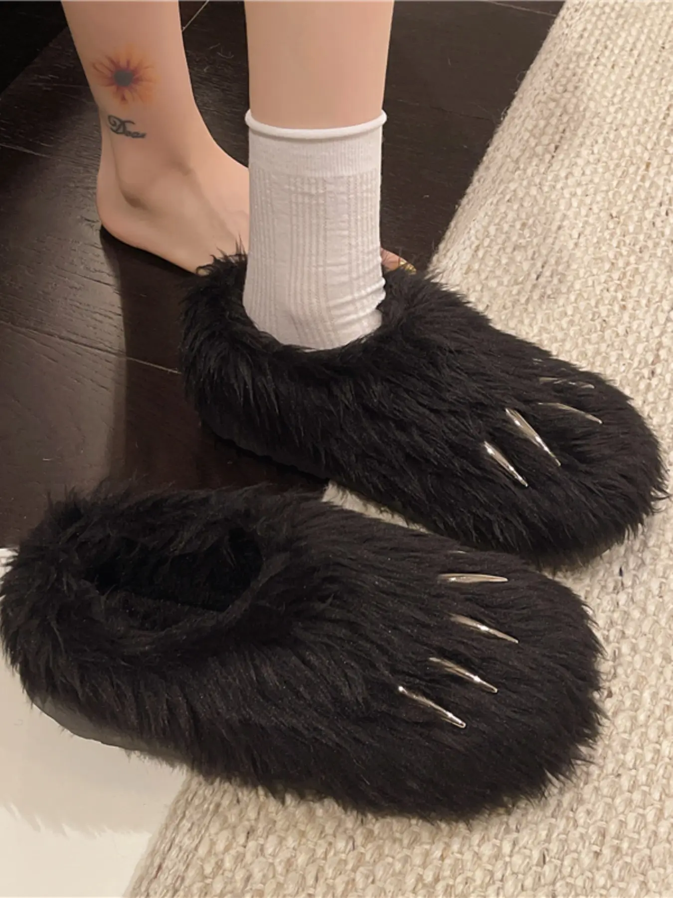 Vintage Long Hair Animal Claw Plush Slip-On Shoes for Women, Thick Soft Cozy Home Casual Fun Unique Outdoor Slippers