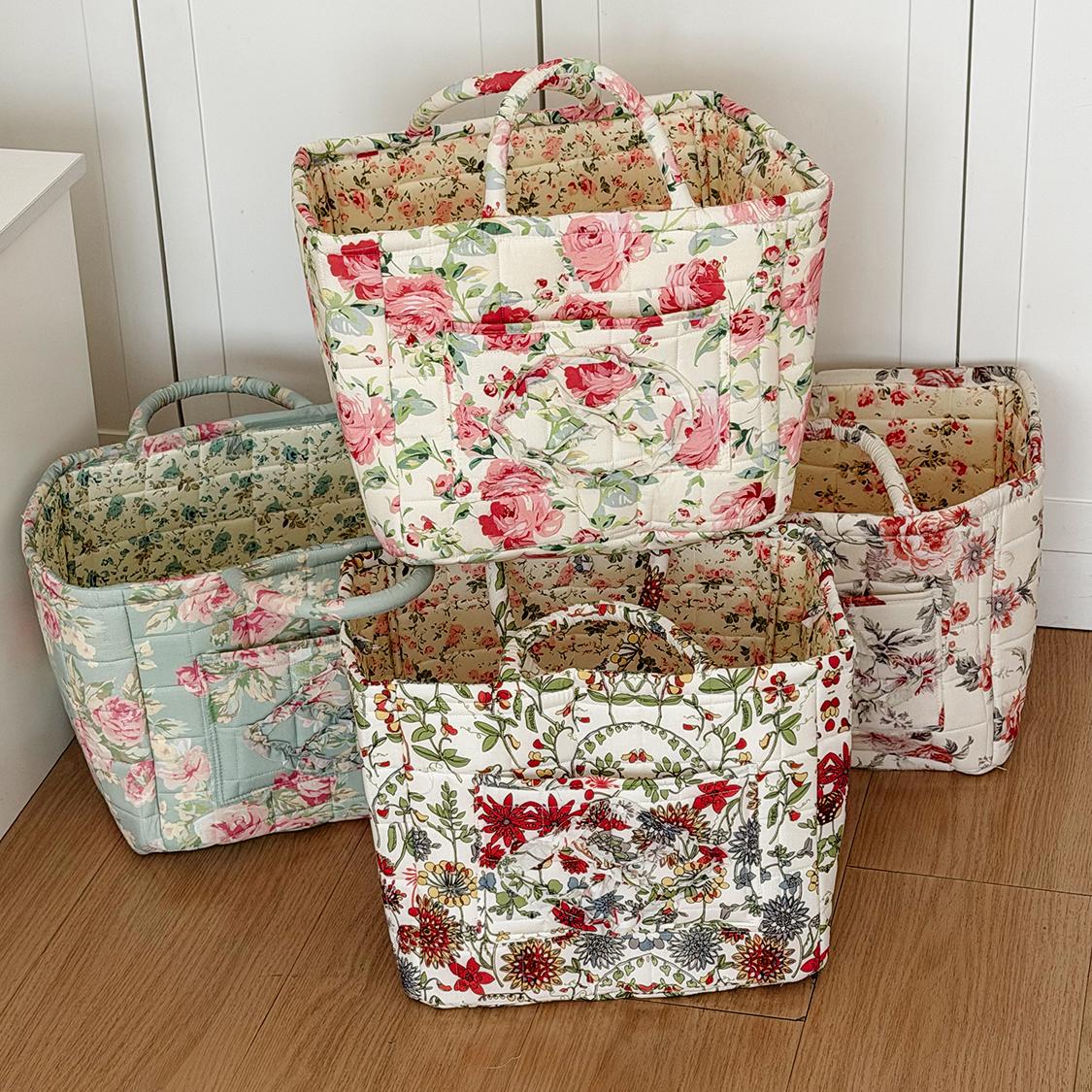 Large Flower Series Retro Floral Quilted Storage Basket, Foldable Fabric Handheld Basket, Home Organizer for Clothes and Toys, Space-Saving Spliced Retro Floral Storage Bin, Foldable Organizer for Storing Clothes, Towels, Toys, Travel and Picnic Supplies