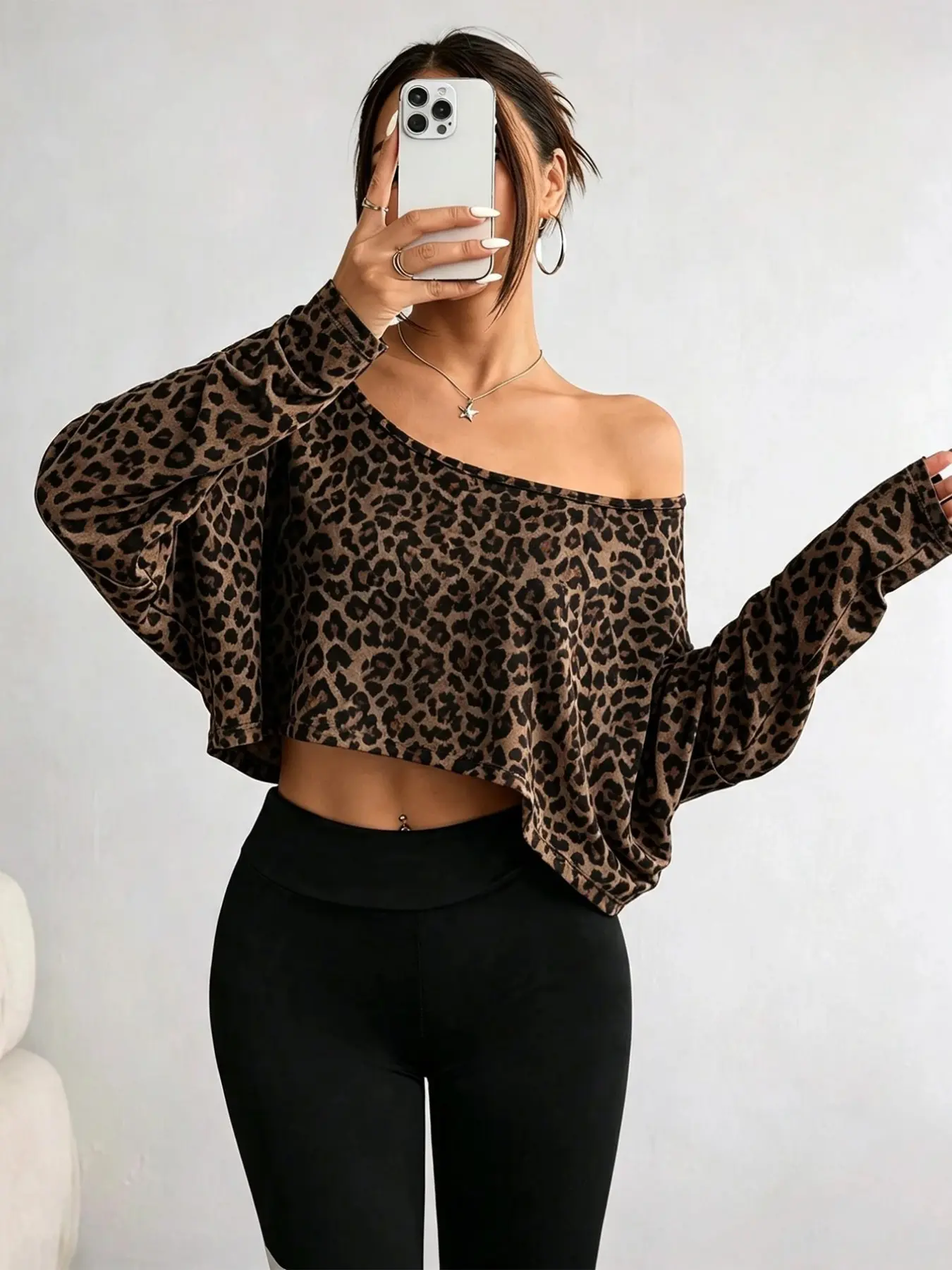 【Black Friday】Vintage Wild Leopard Print Long Sleeve Top, Adjustable Shoulder Design, Loose Fit, Short Hem, Casual Style, Perfect for Daily Wear