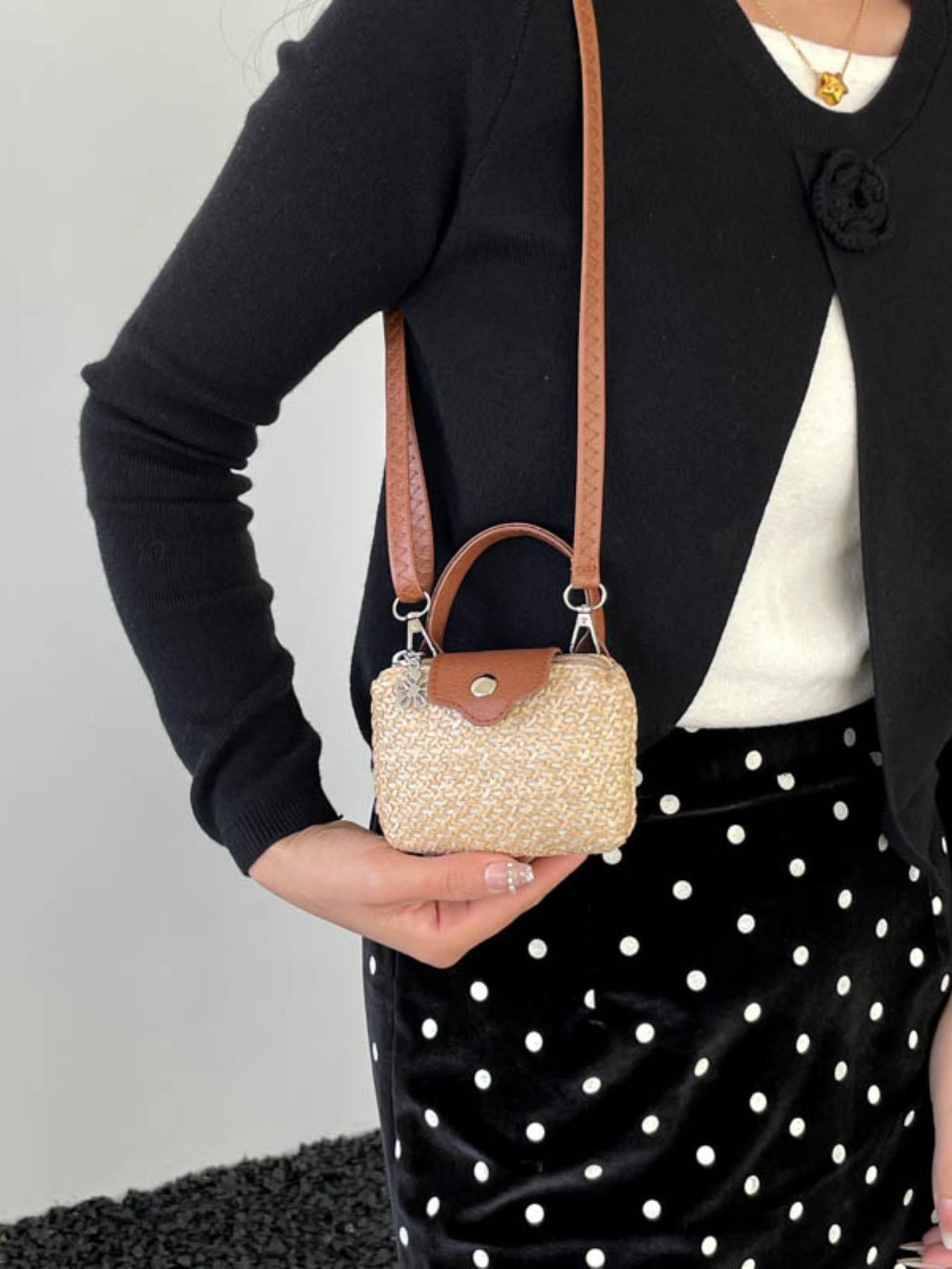 2026 New Straw Woven Leather Mini Bag, Flower Charm Handbag Crossbody Purse, Vacation Style Coin Purse, Fashionable and Stylish Accessory