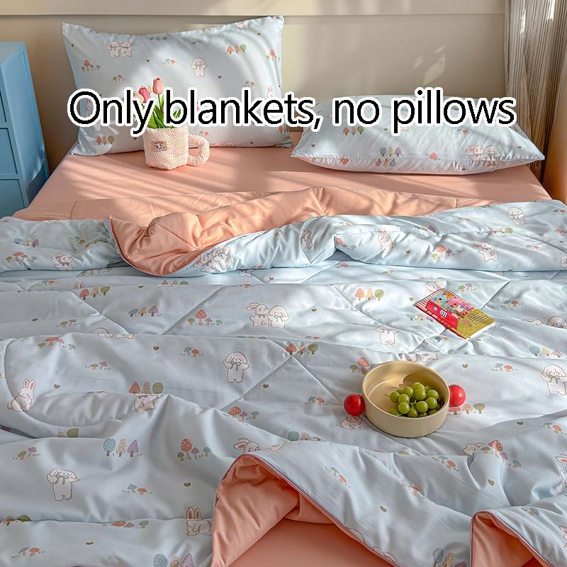1pcs of small floral print summer quilt, super soft and skin-friendly air-conditioned quilt, suitable for use in all seasons, bedrooms, and living rooms