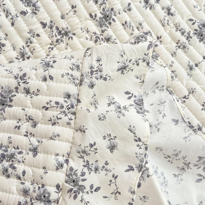 1pc Floral Pillowcase, Quilted Edge Design, Thickened Comfort, Breathable, Suitable for All Seasons, Bedding Accessory