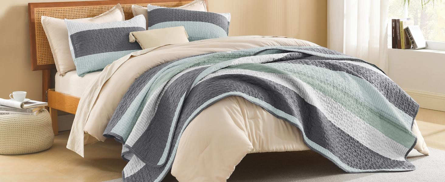 Litanika 3-Piece Quilt Set - Lightweight & Breathable Summer Bedspread (Sage Green/More Colors)