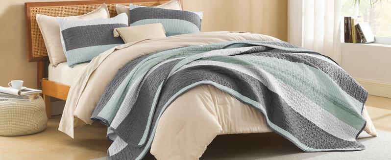 Litanika 3-Piece Quilt Set - Lightweight & Breathable Summer Bedspread (Sage Green/More Colors)